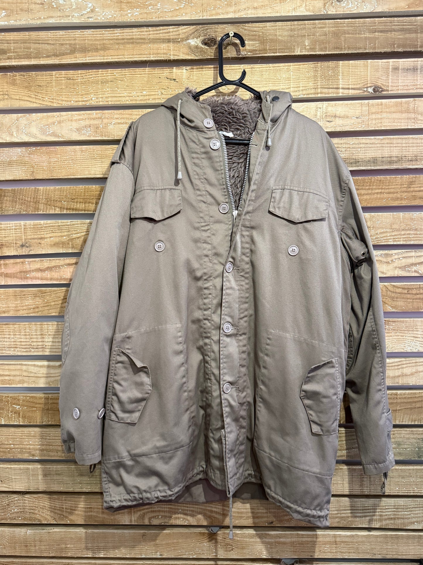 Vintage 90s German Army fleece lined parka coat/jacket. Khaki. Size Large.