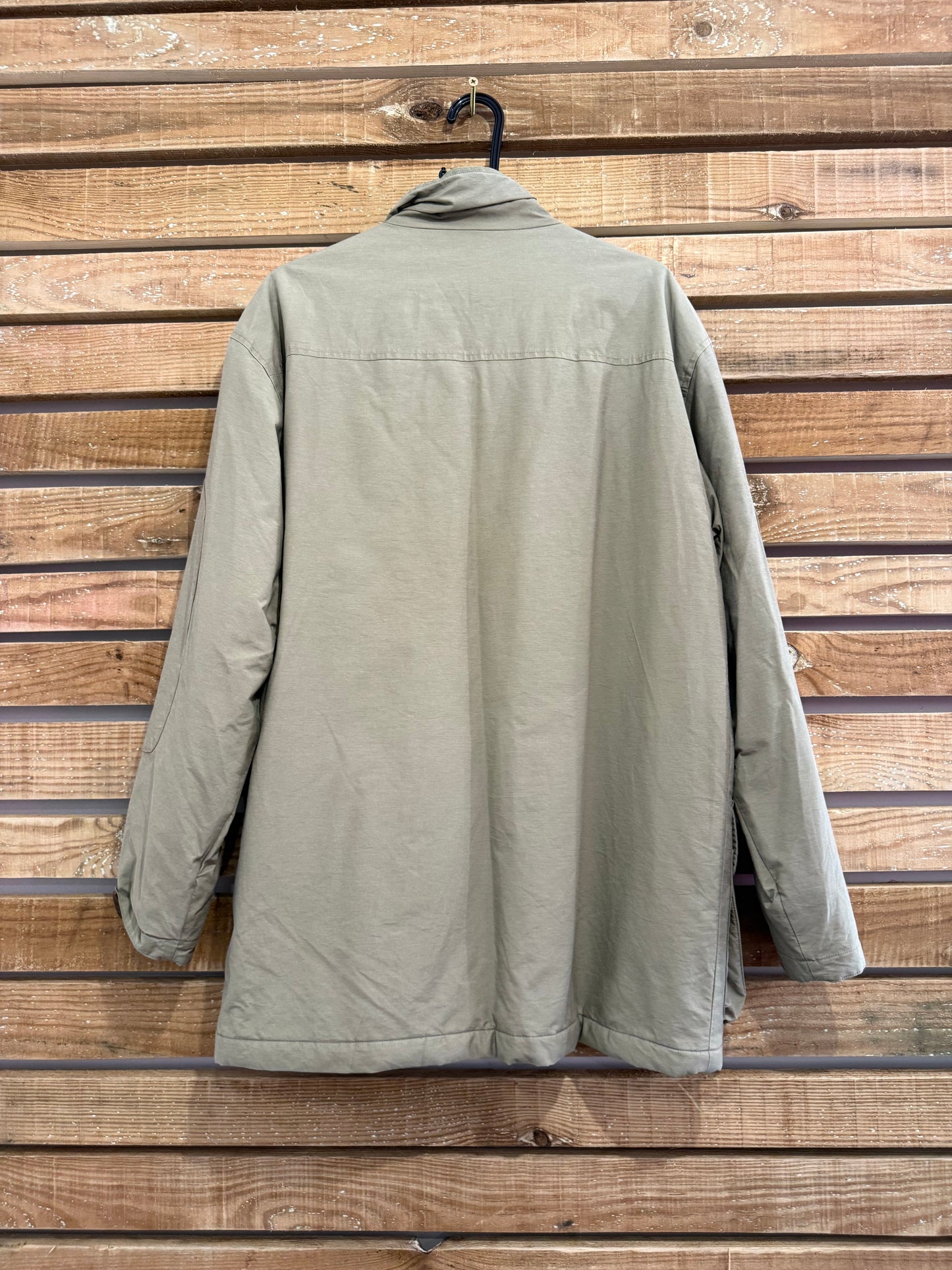 Vintage 90s original Puffa hooded Jacket/ coat. Green. Size Medium. Outdoors.