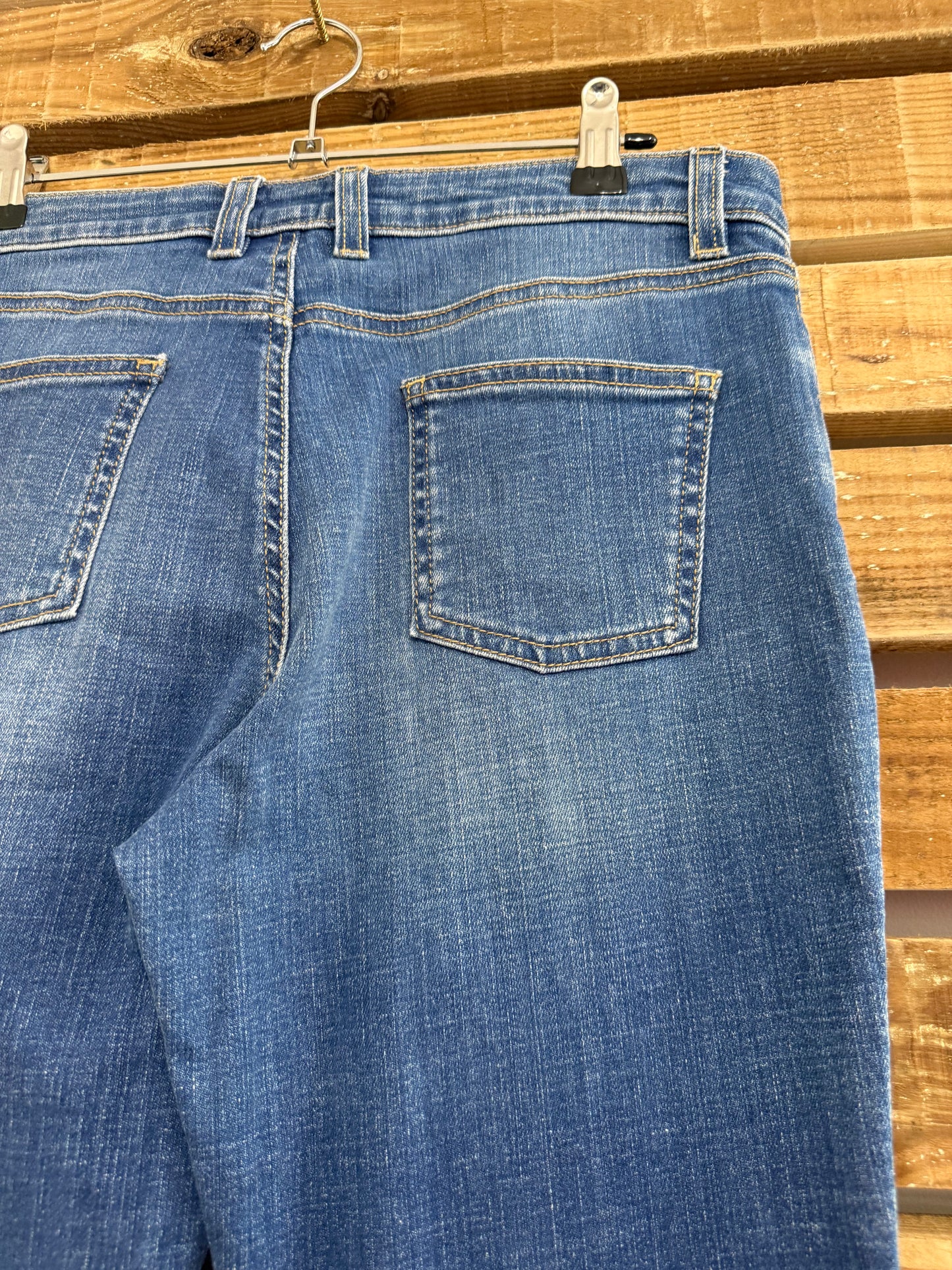BNWT Eleventy blue jeans. Eu40. Waist 30”