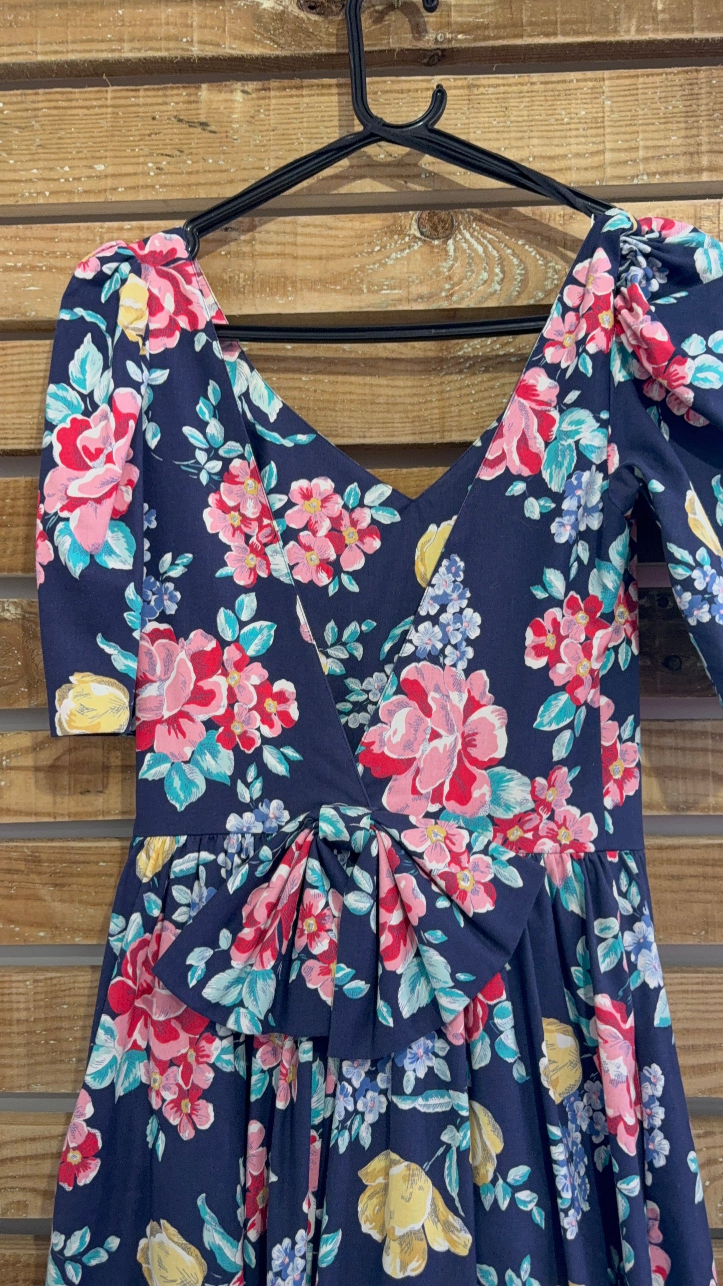 Vintage 80s Laura Ashley floral dress. Cottage core/ summer/ prom. Size 8-10