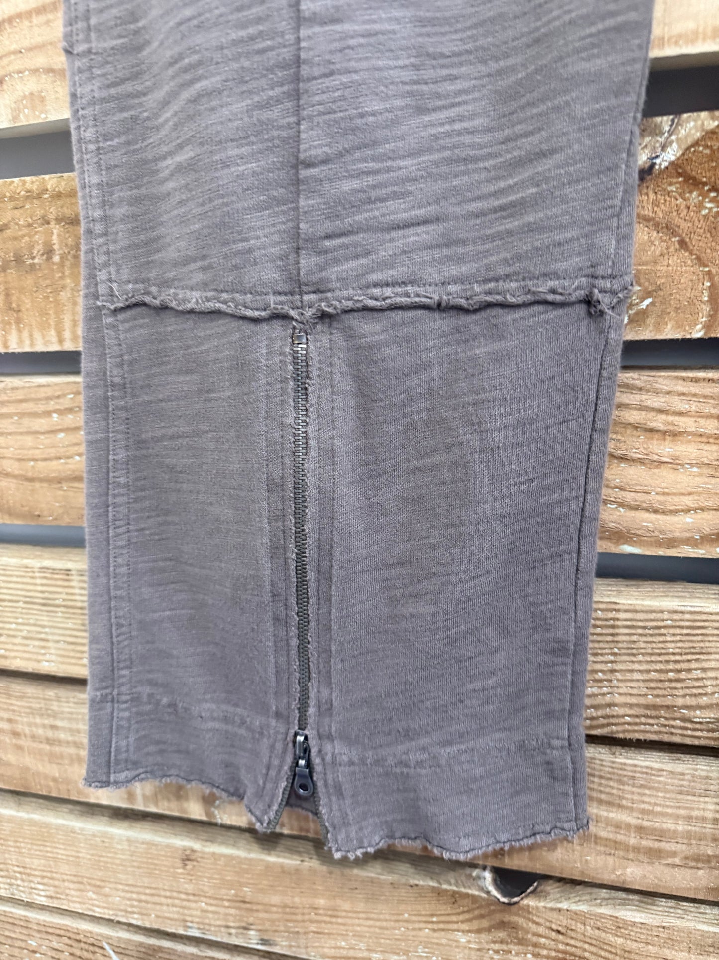 Vintage Y2K Sandwich textured trousers. Brown. 29” waist. Size UK8-10.
