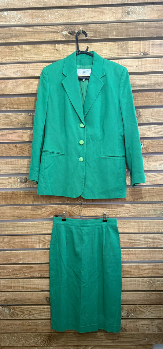 Vintage 80s Aquascutum 2 piece suit. Skirt & jacket. Green.