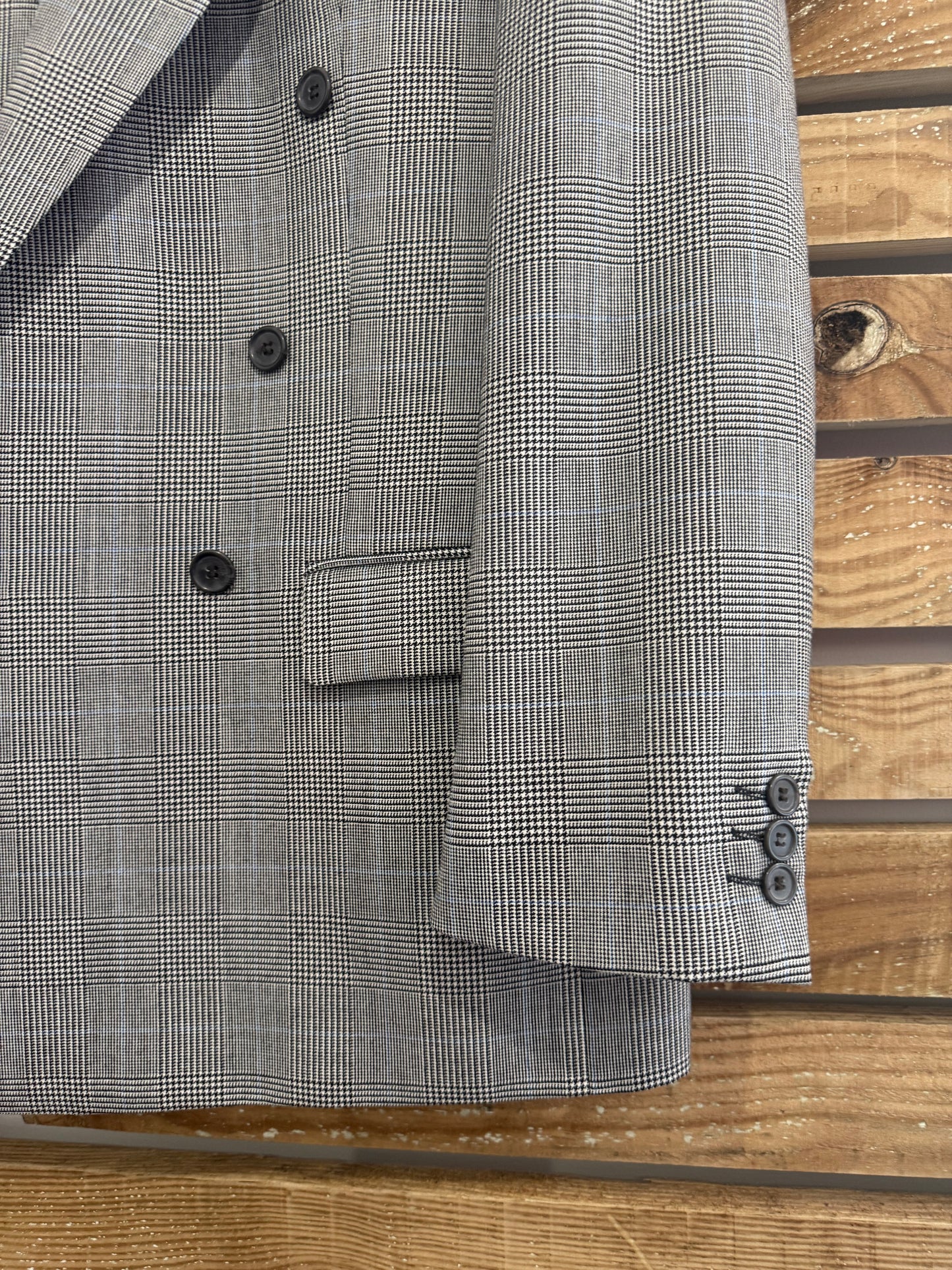 Vintage 80s East - Prince of Wales (Glen) check 2 piece suit. Jacket & Trousers. 42” chest, 32”waist.