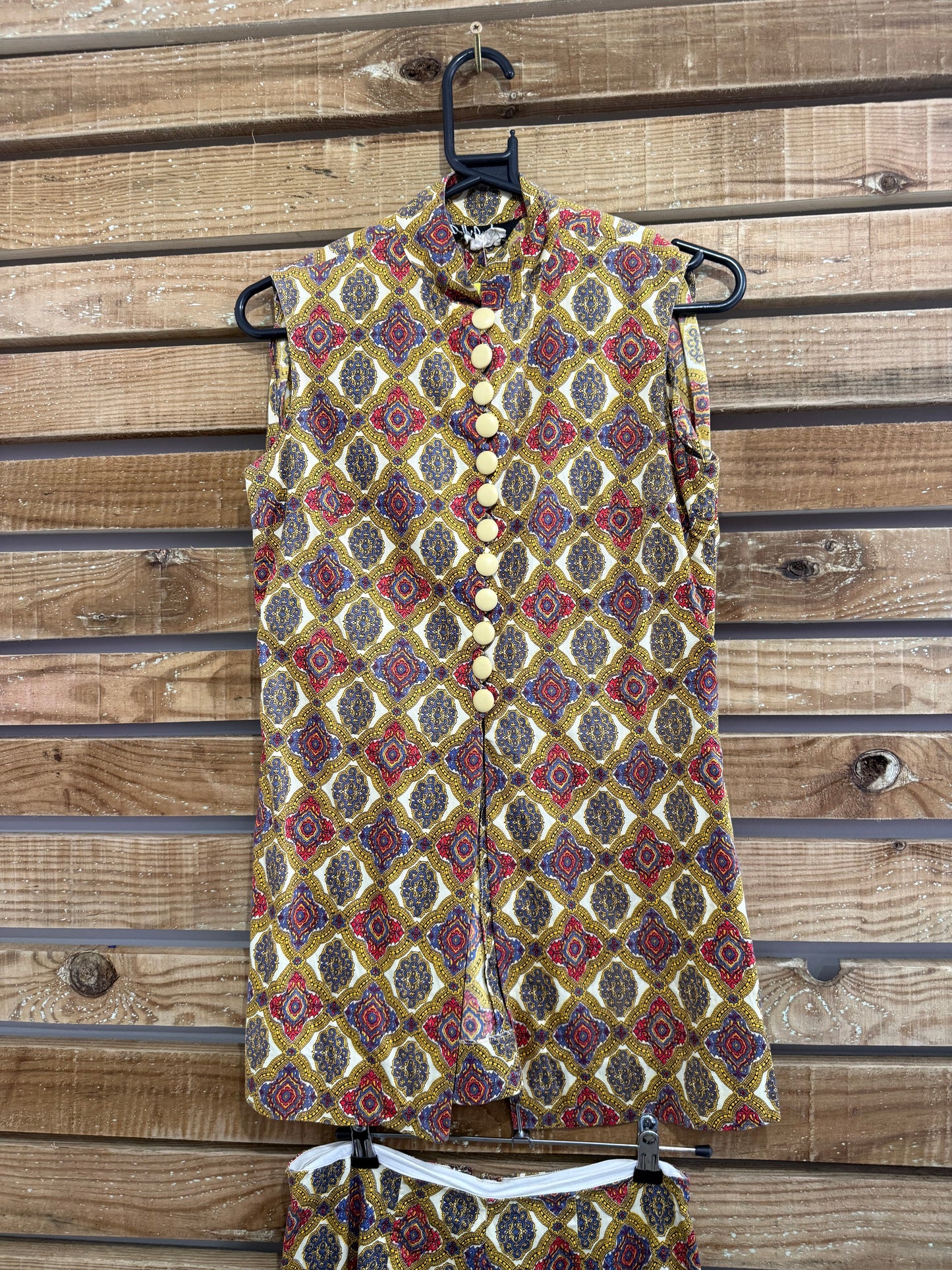 Vintage 70s Polly Peck by Sybil Zelker Two-Piece Set – Indian Top and trousers. Size UK8. 26” waist, 34” bust.