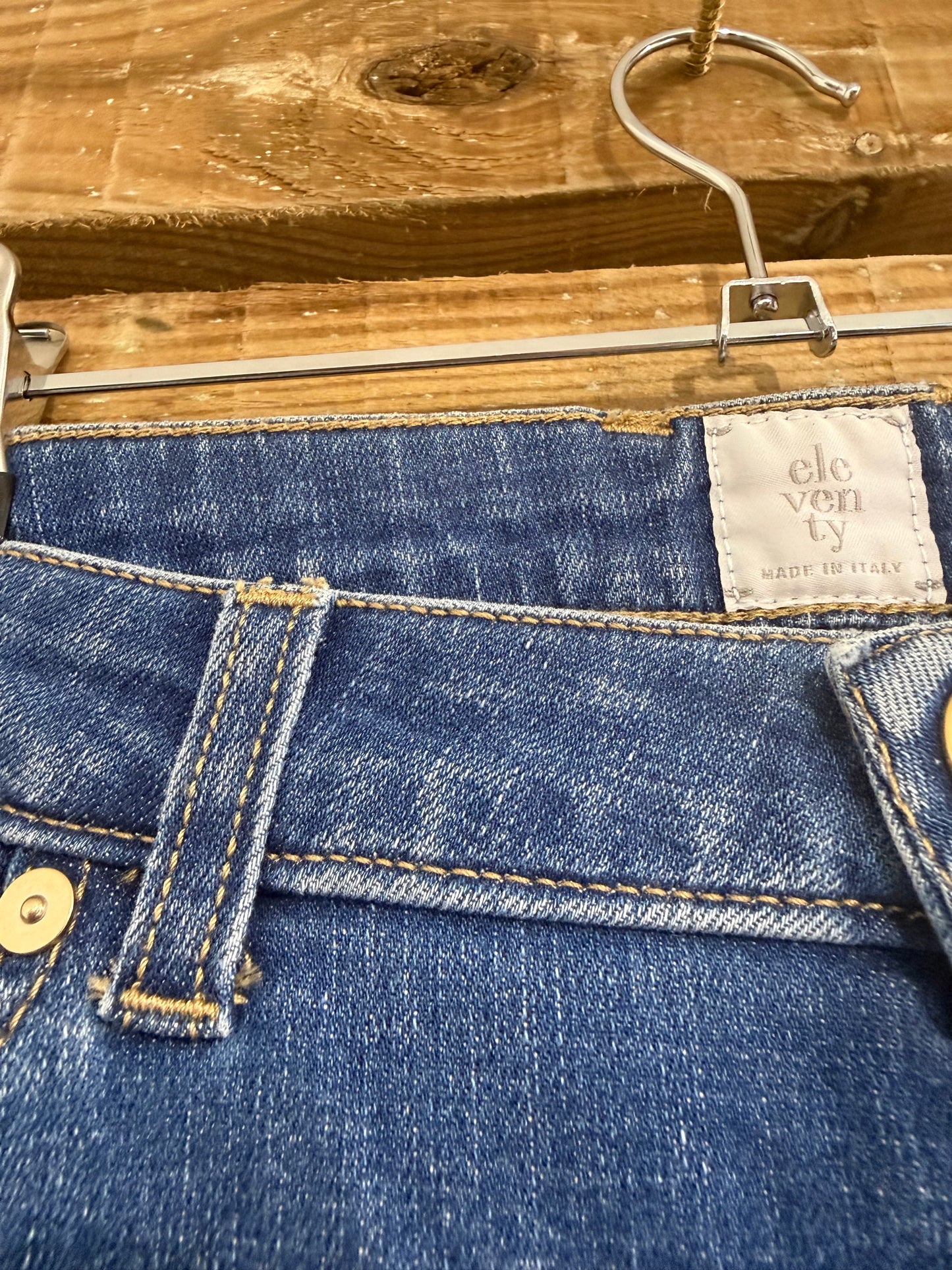 BNWT Eleventy blue jeans. Eu40. Waist 30”