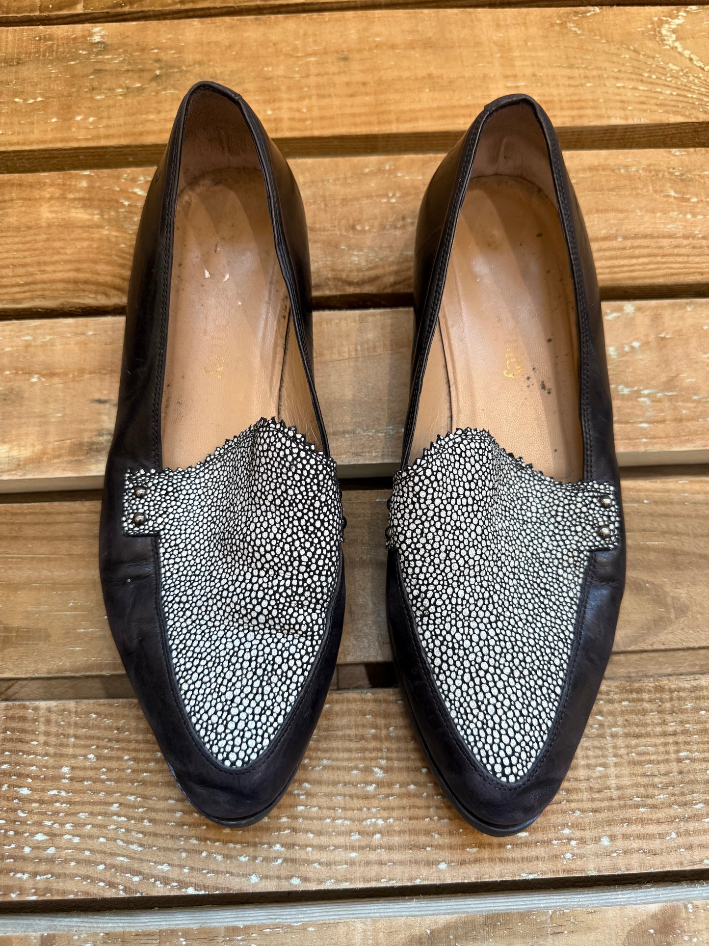 Russell & Bromley Loafer flat shoes. Black & White. EU37. UK4
