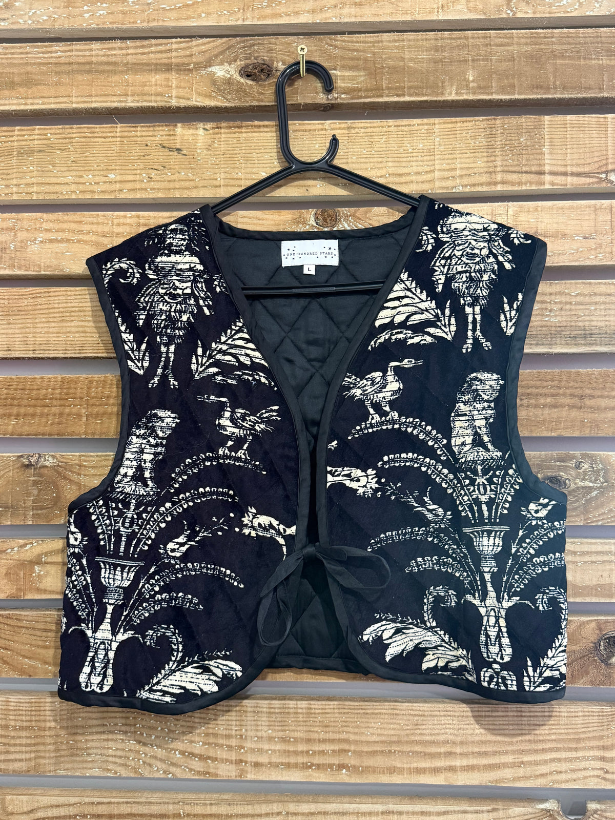 One Hundred Stars quilted velour Baroque print Waistcoat/ Gilet Jacket. Size Large