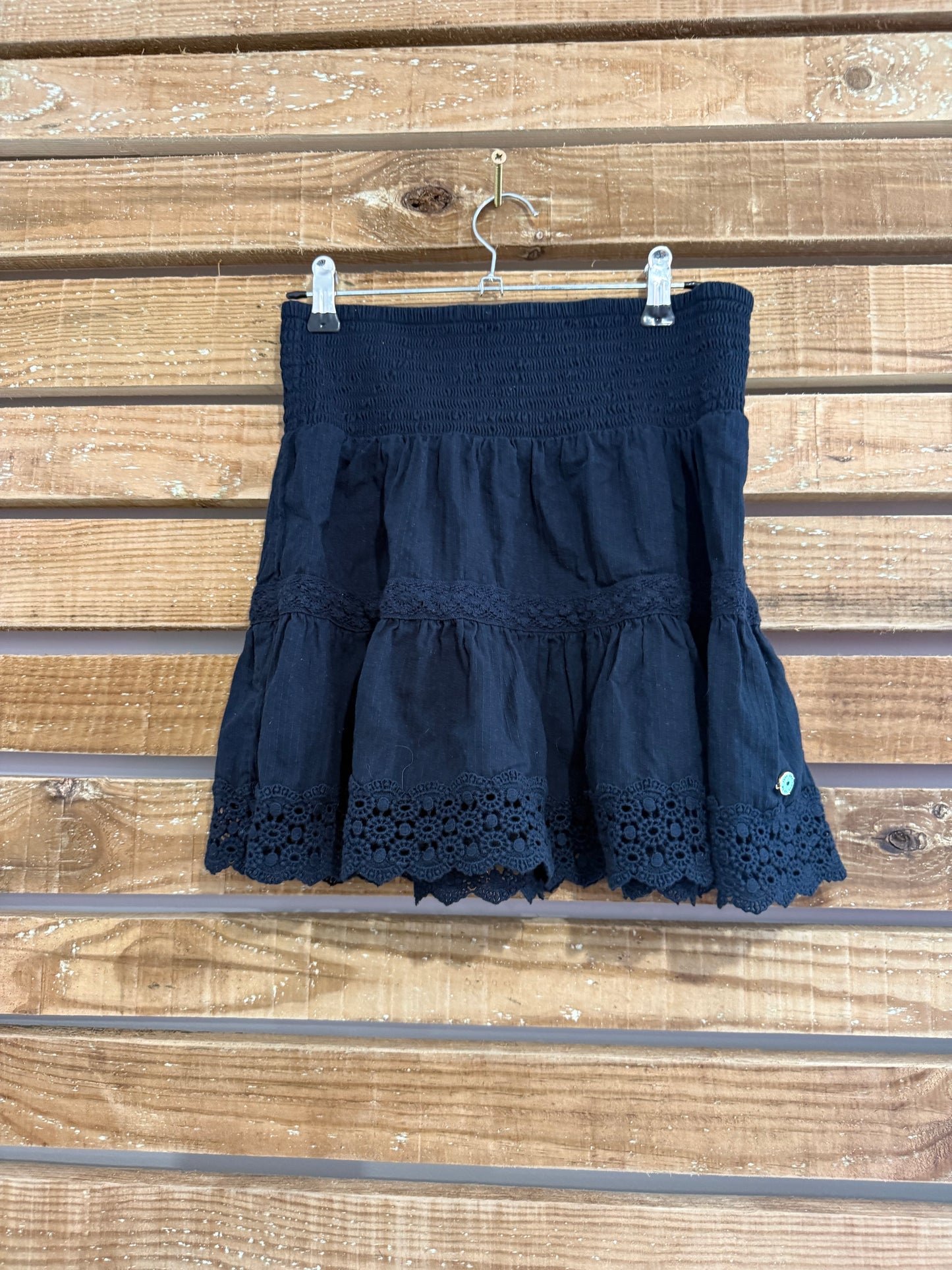 Superdry rara lace tiered mini skirt. Summer/ festival. Black. 25-32”waist. UK8