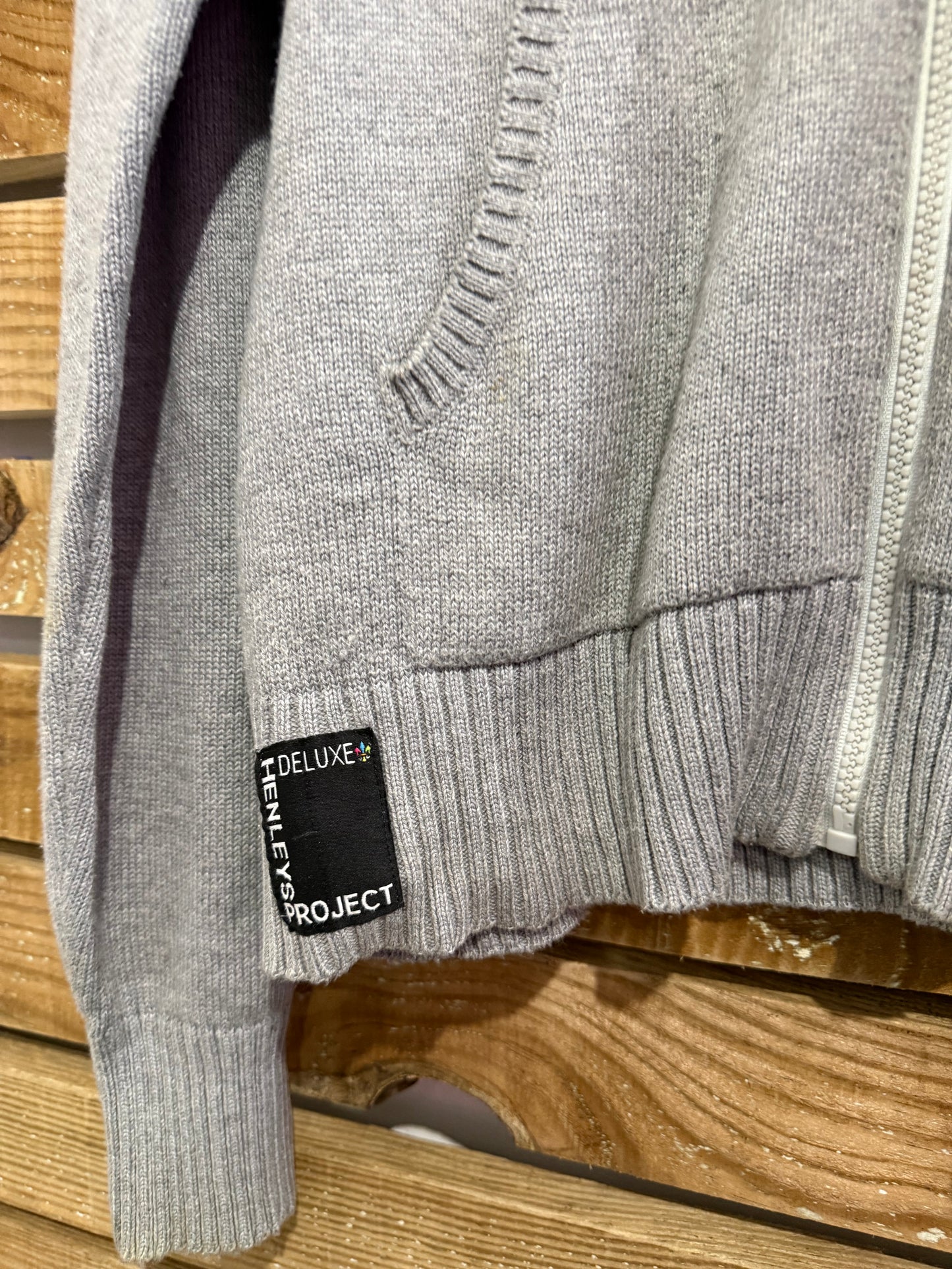 Vintage Y2K Henleys zip up knit Hoodie cardigan/ jumper. Grey. Size Large.