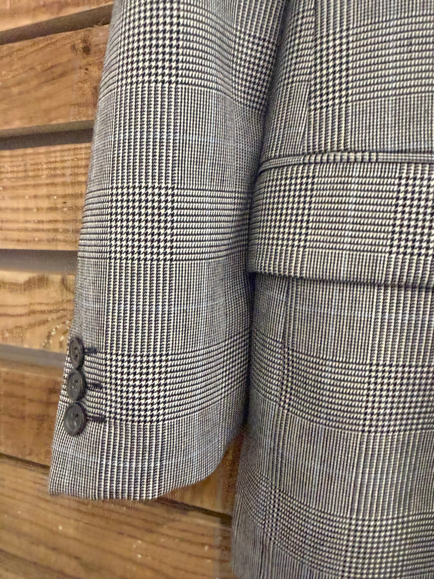 Vintage 80s East - Prince of Wales (Glen) check 2 piece suit. Jacket & Trousers. 42” chest, 32”waist.