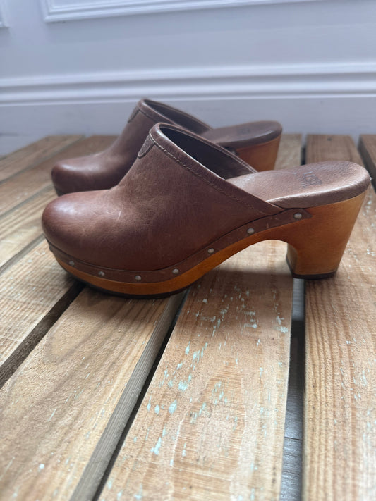 Vintage Y2K Ugg heeled mule, shearling sheepskin lined clog shoes. Size UK4.5