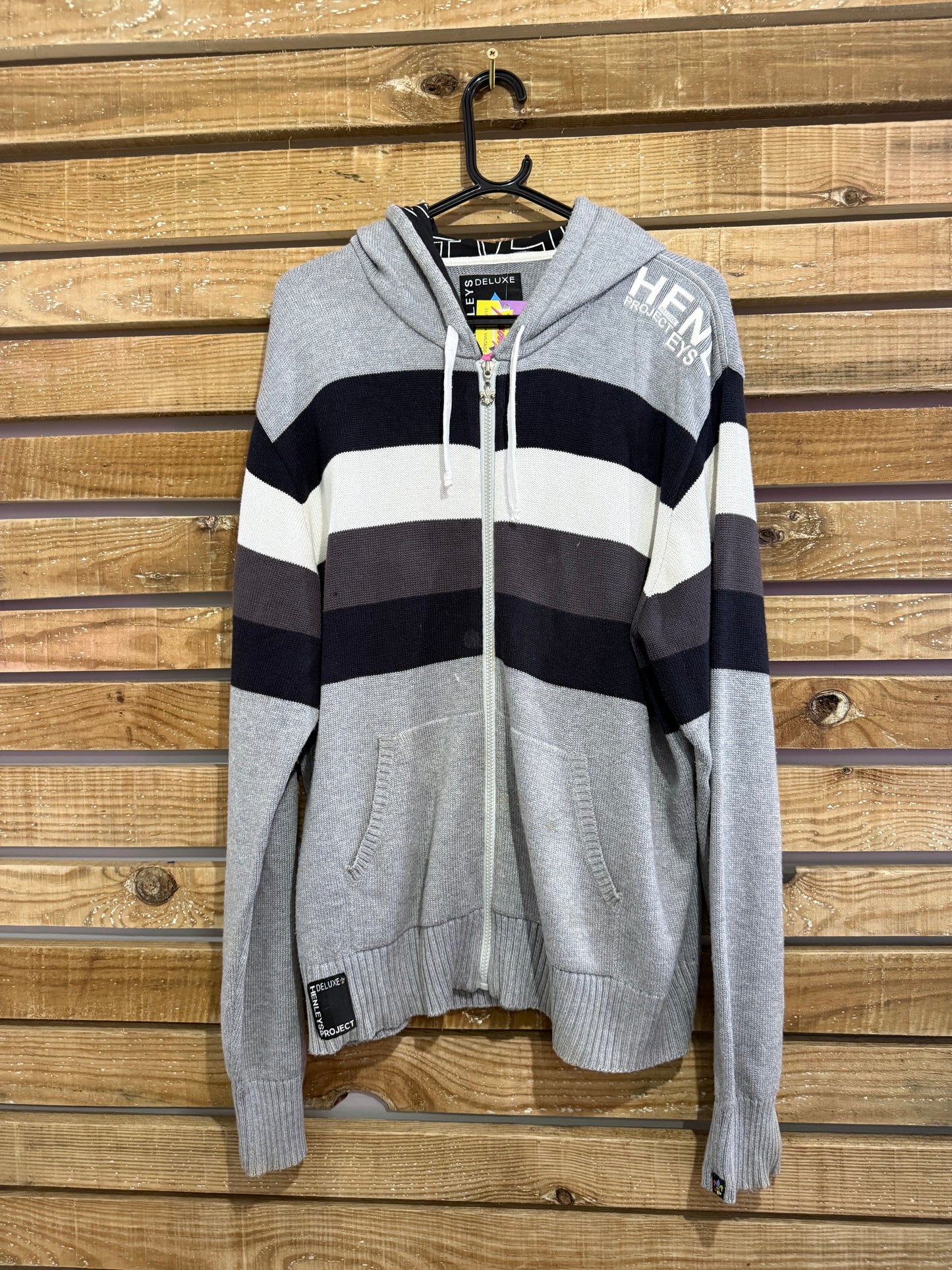 Vintage Y2K Henleys zip up knit Hoodie cardigan/ jumper. Grey. Size Large.