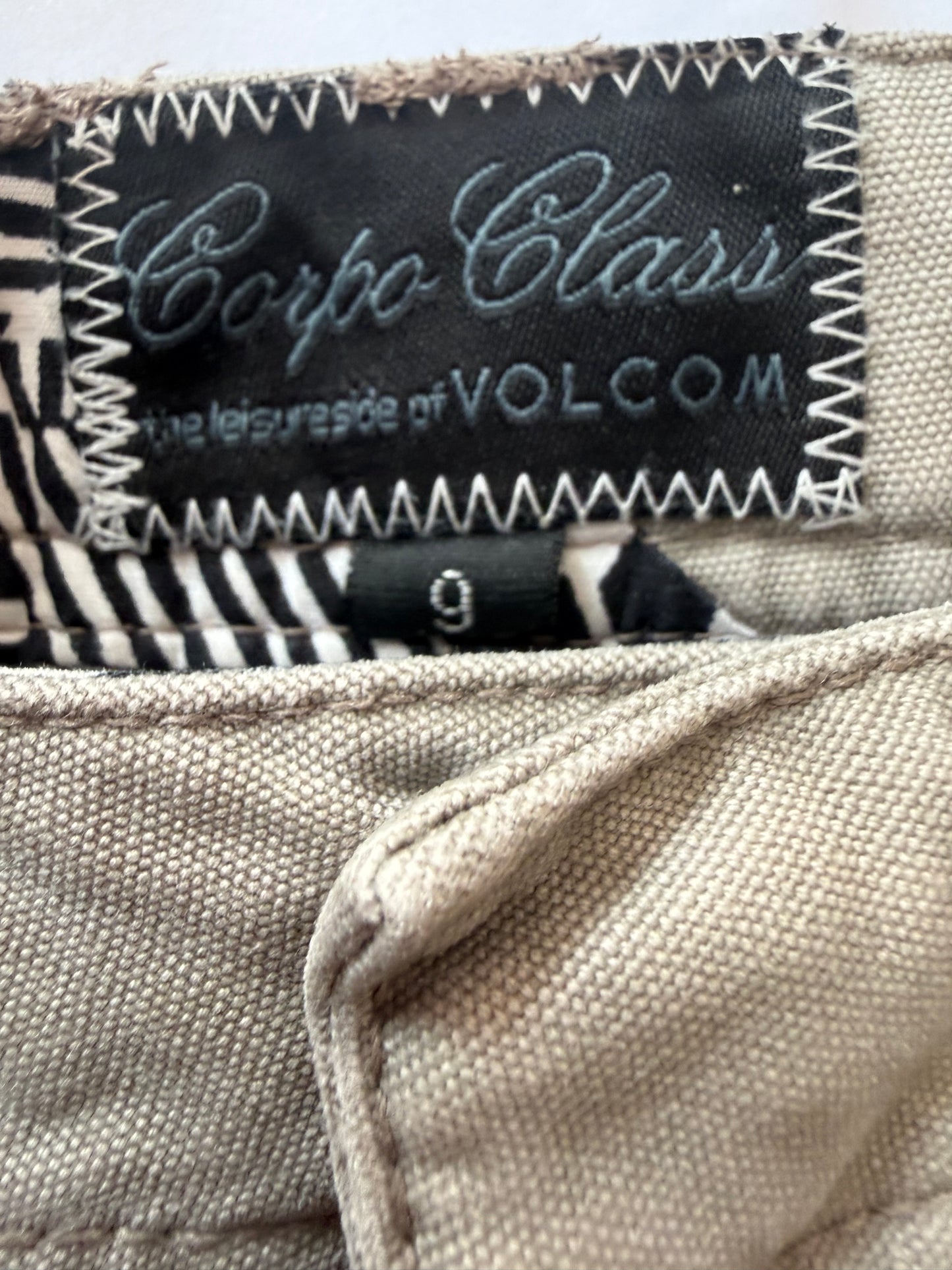 Volcom Corpo Class walking trousers. Hiking. Beige. Large. 35” waist, 31” leg.