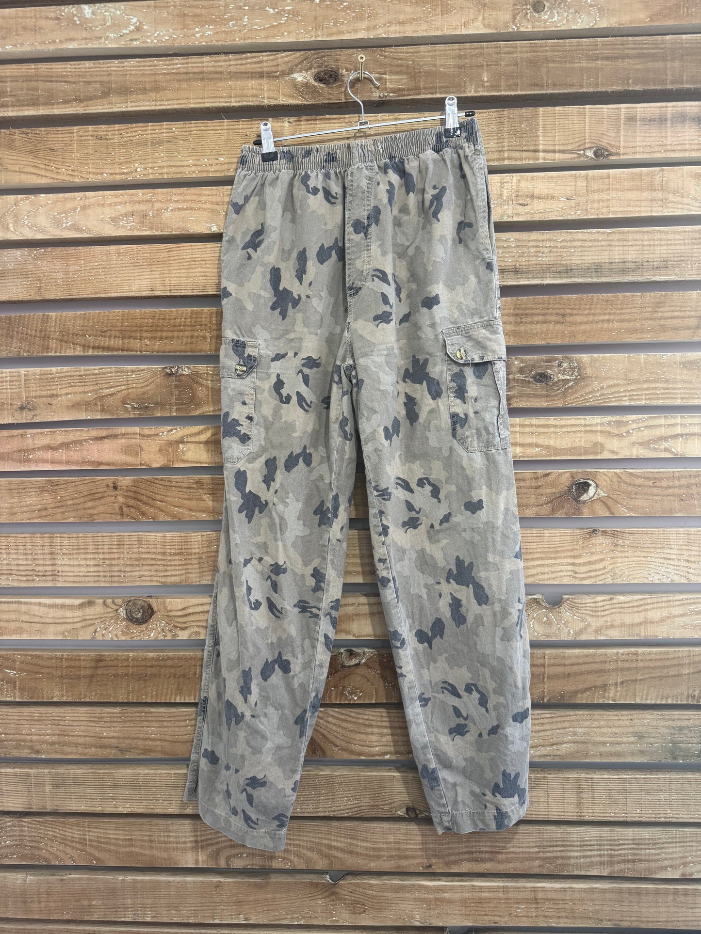 Vintage 90s Camo trousers/ pants. Waist 27-34” Fishing/ Festival/Summer.