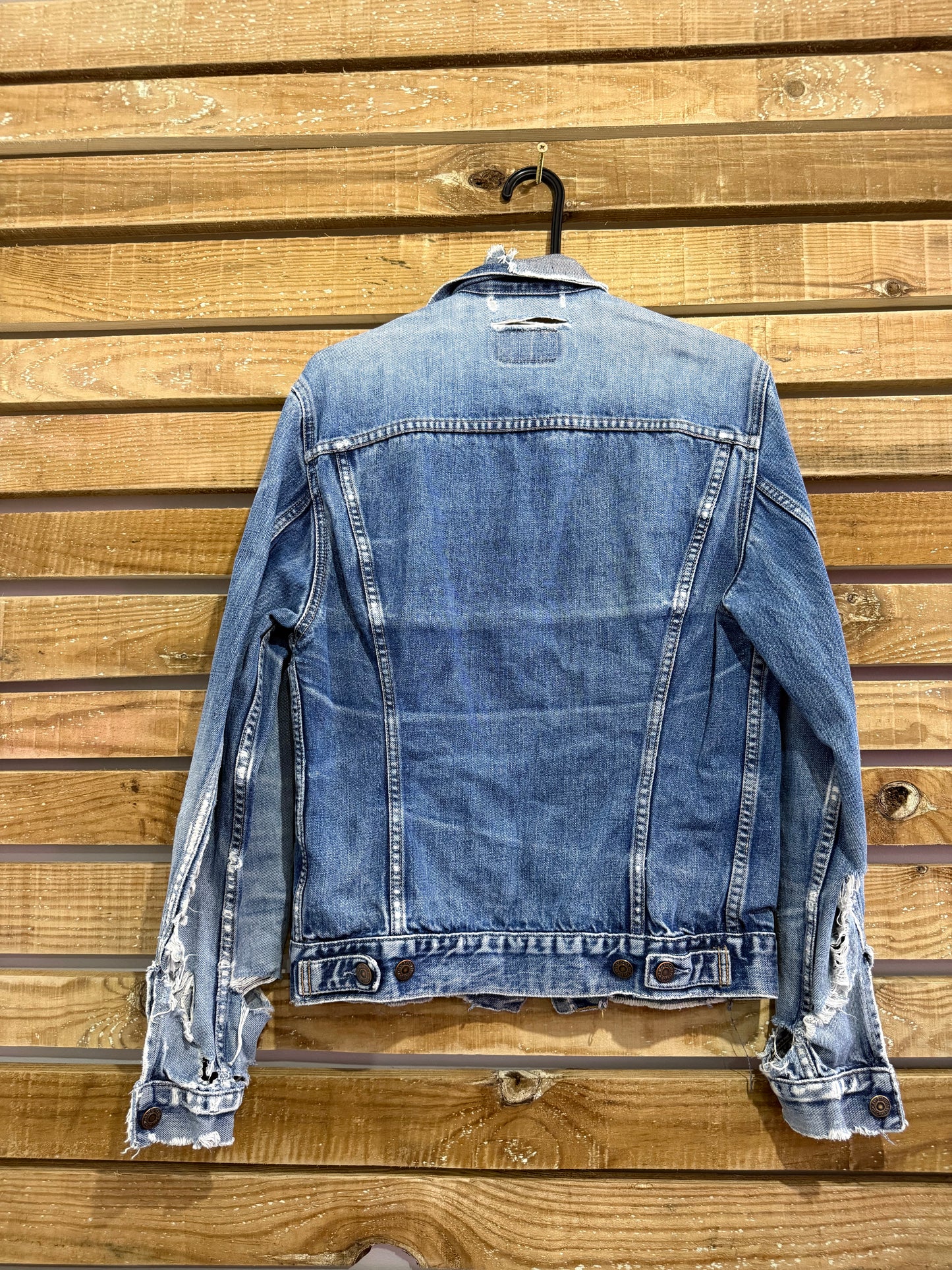 Vintage 90s Levi’s blue denim jacket. Size medium. Distressed/ grunge. Festival.