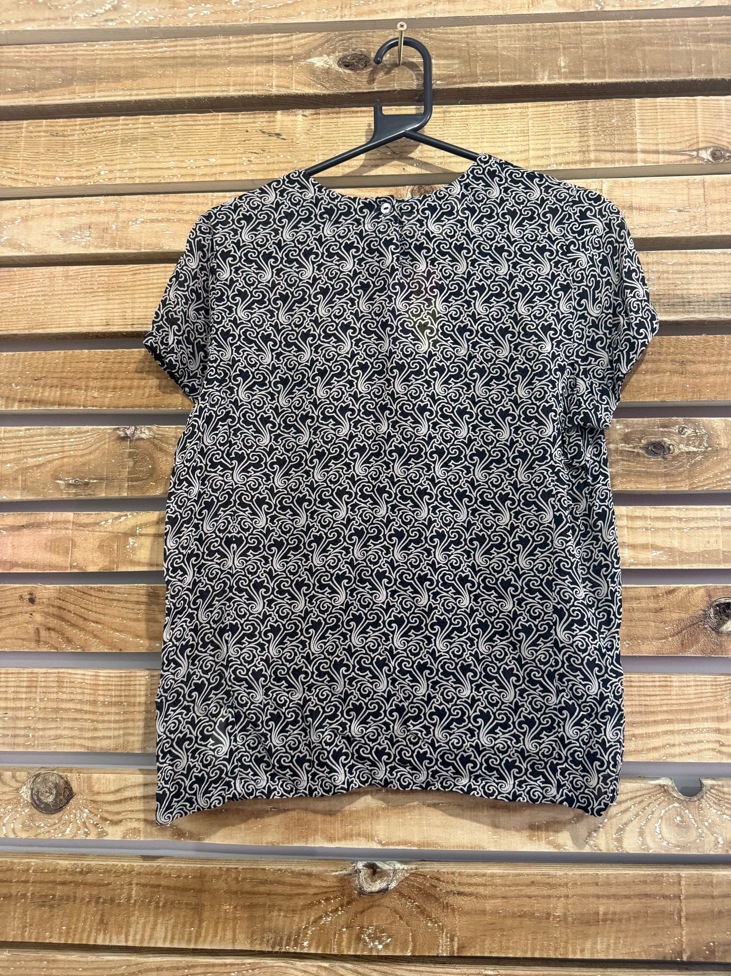 Vintage 80s Aquascutum patterned top/ blouse. Summer. Size UK10