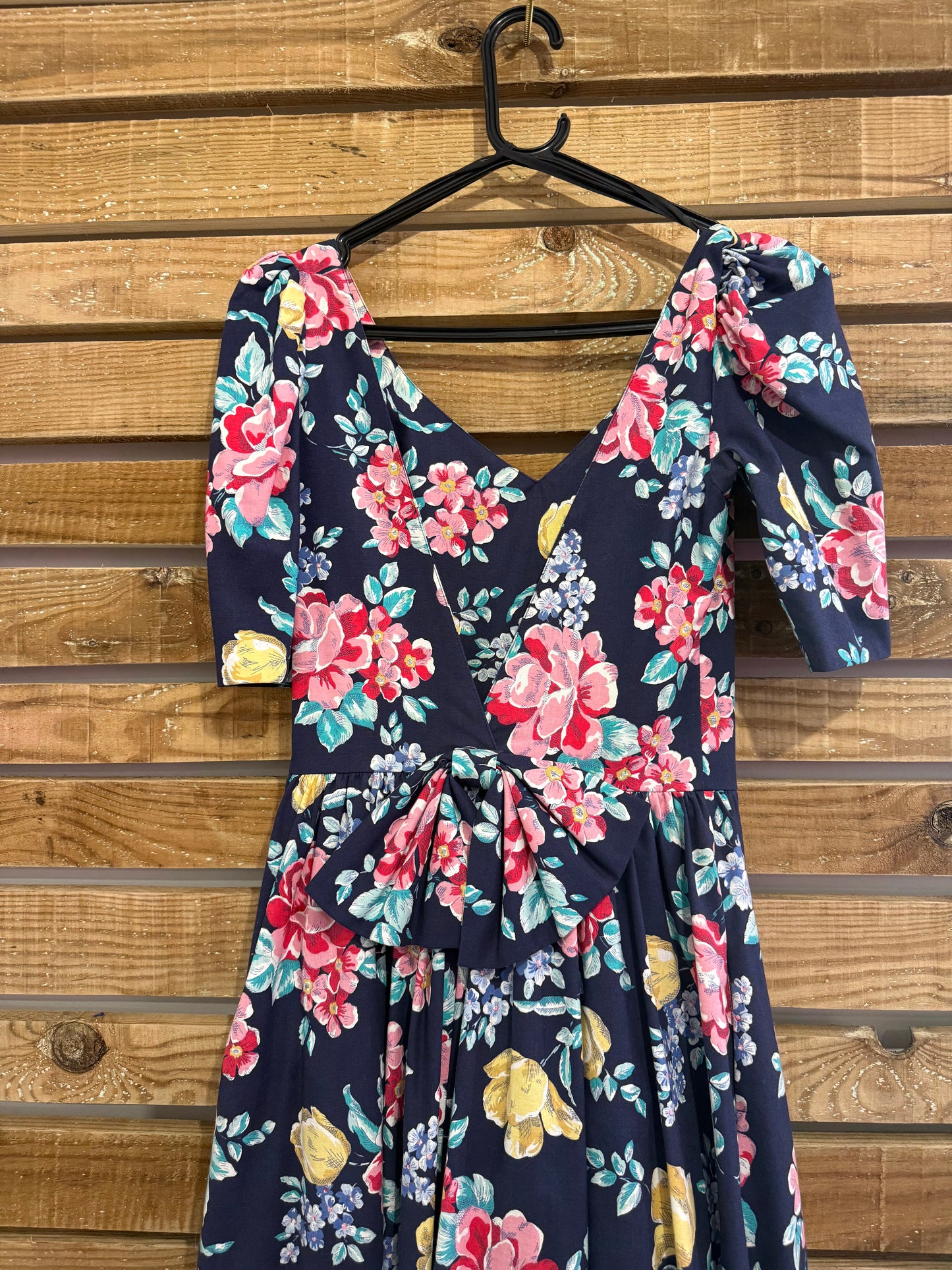 Vintage 80s Laura Ashley floral dress. Cottage core/ summer/ prom. Size 8-10