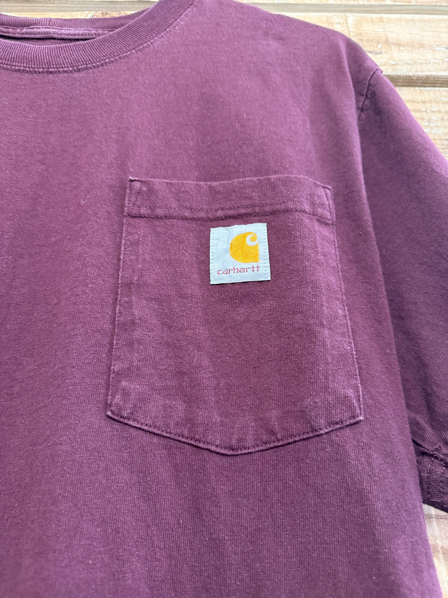 Carhartt logo pocket t-shirt. Burgundy. Workwear/ cowboy/ USA. Size Small.