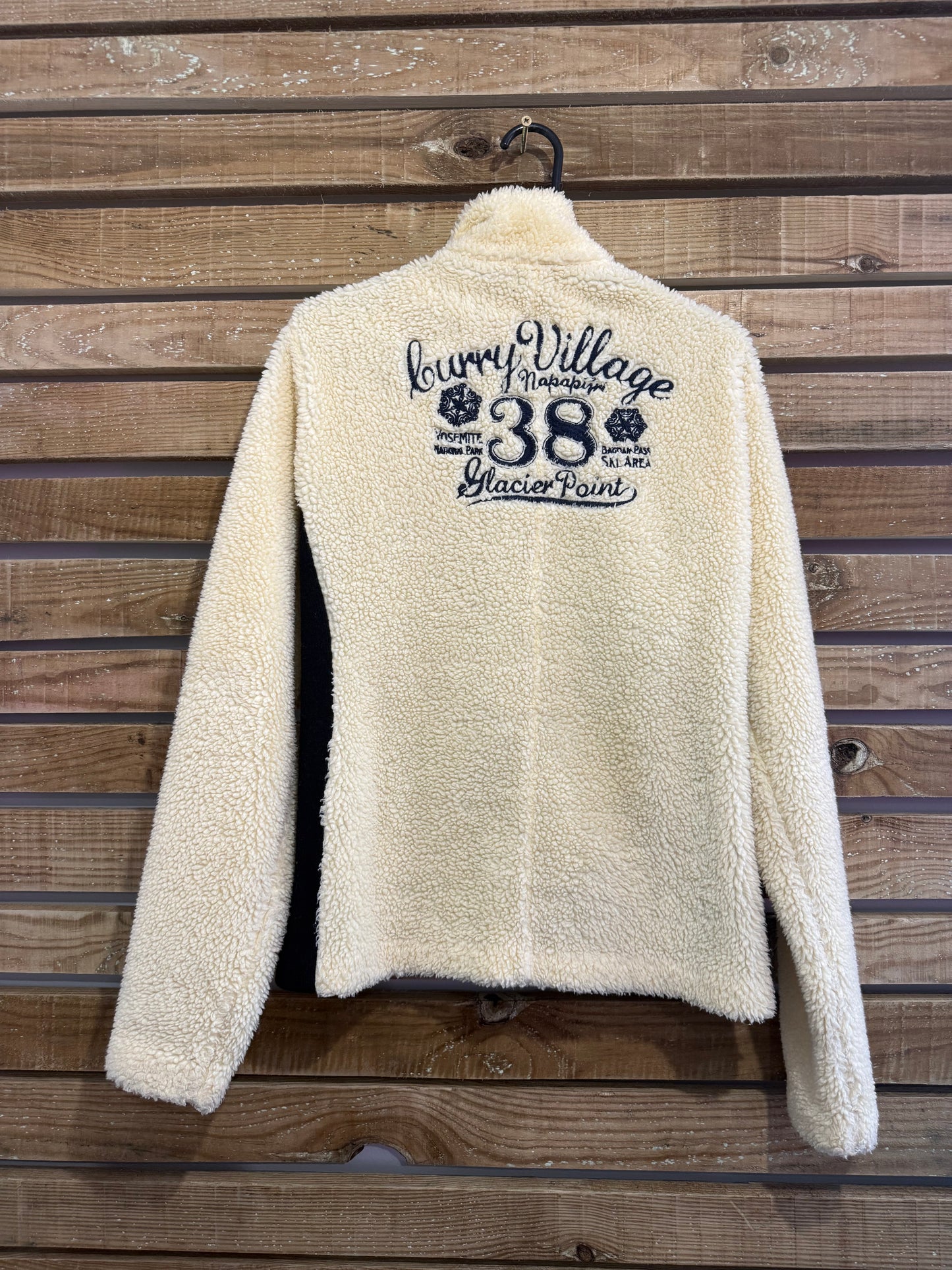 Vintage Y2K RARE Napapijri embroidered fleece Jacket. Size Small. Cream
