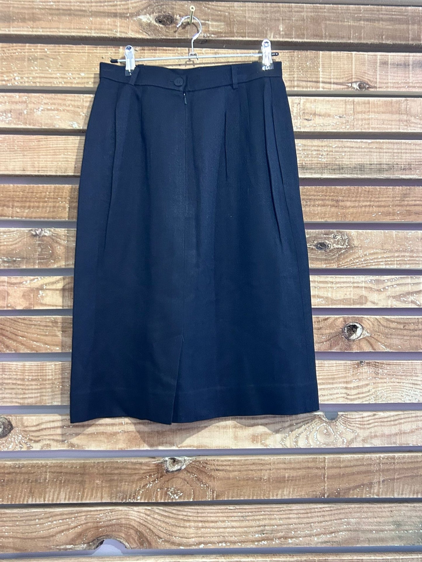 Vintage 80s Jaeger wool skirt. Black. Waist 26” size UK8