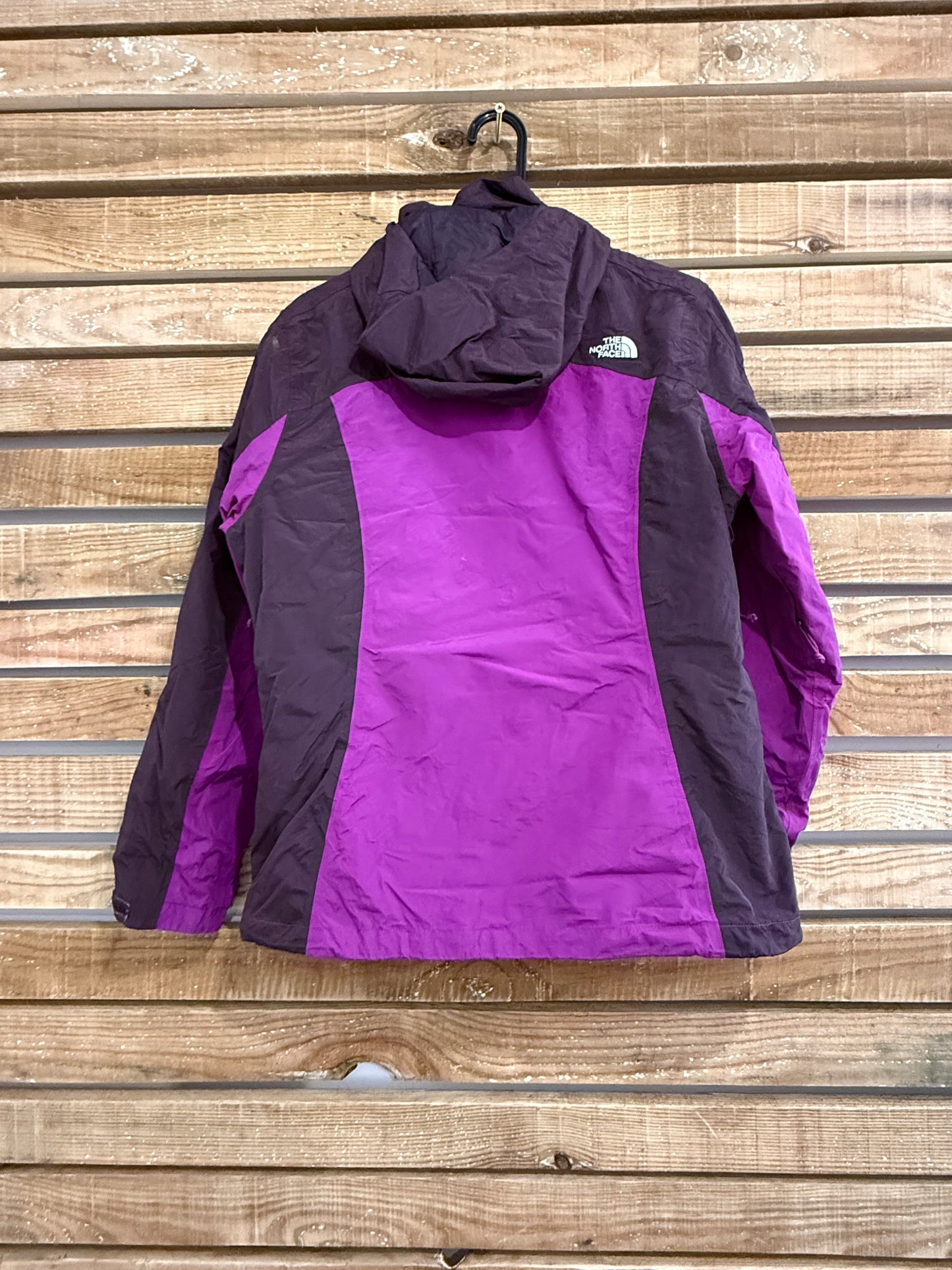 Vintage 90s The North Face Waterproof Outdoors Jacket. Purple. Size Small.