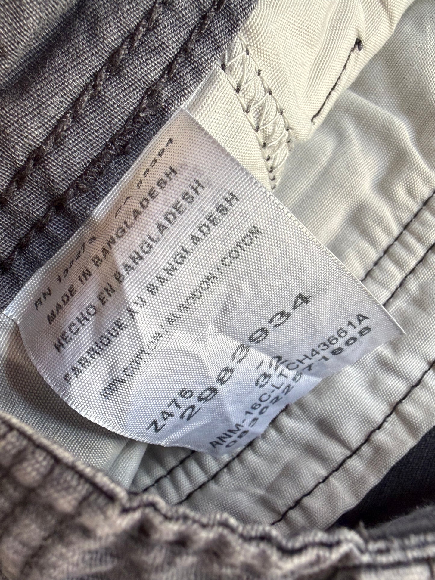 Vintage Y2K Lee cargo shorts. Summer/ Holiday. Navy blue. 32” waist.