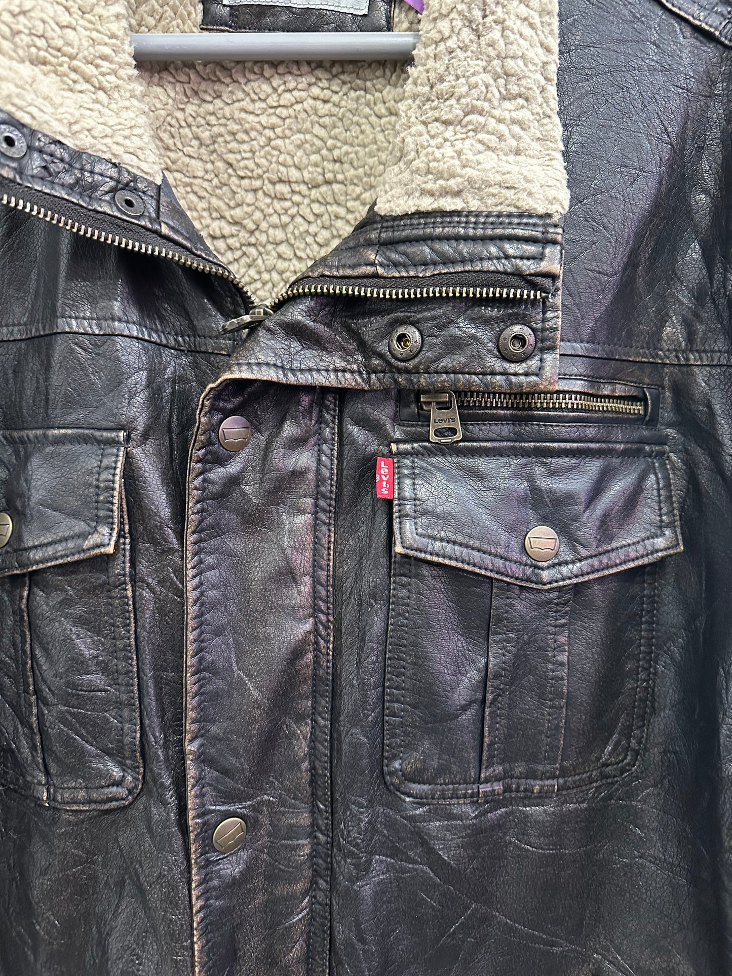 Vintage 90s Levi’s brown faux leather Sherpa fleece lined jacket. Size XL