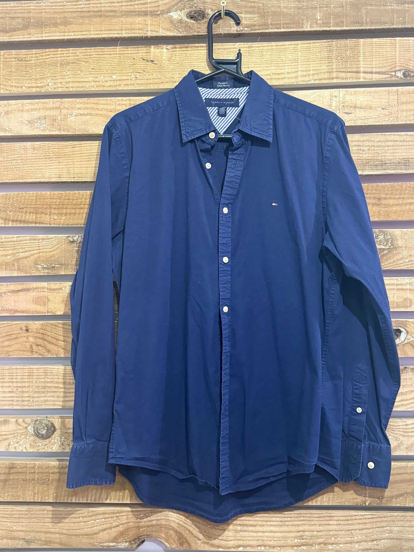 Vintage 90s Tommy Hilfiger navy blue shirt. Size Medium.