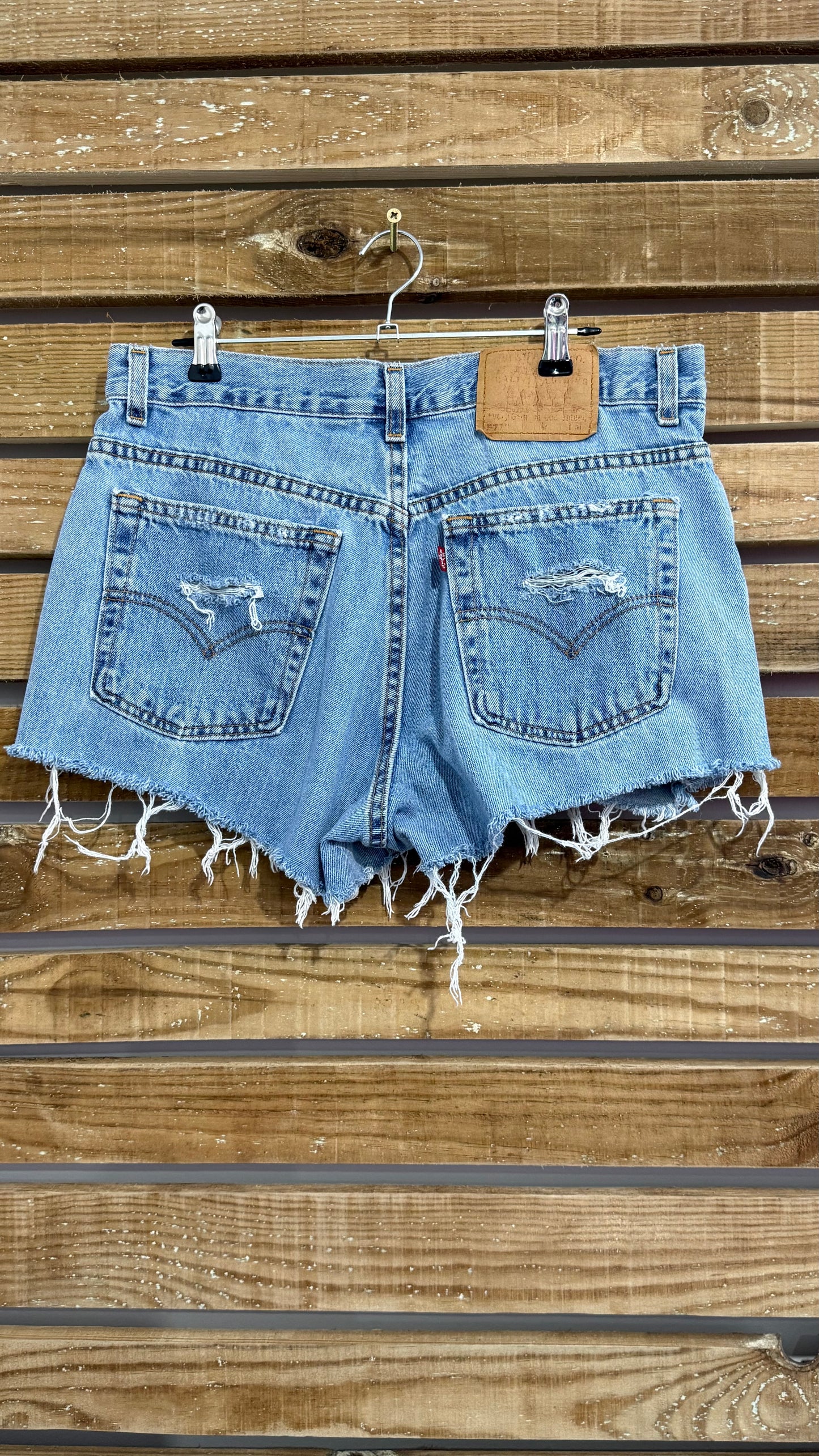 Vintage 90s Levi’s 577 Cut Off Denim Shorts. 32” waist, UK12.