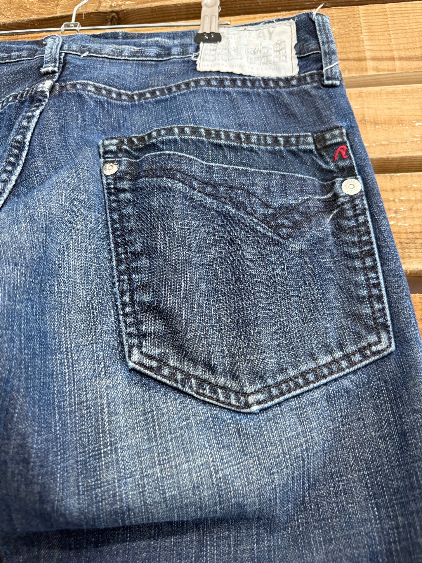 Vintage Y2K Replay straight leg blue jeans. Waist 33”, leg 33”
