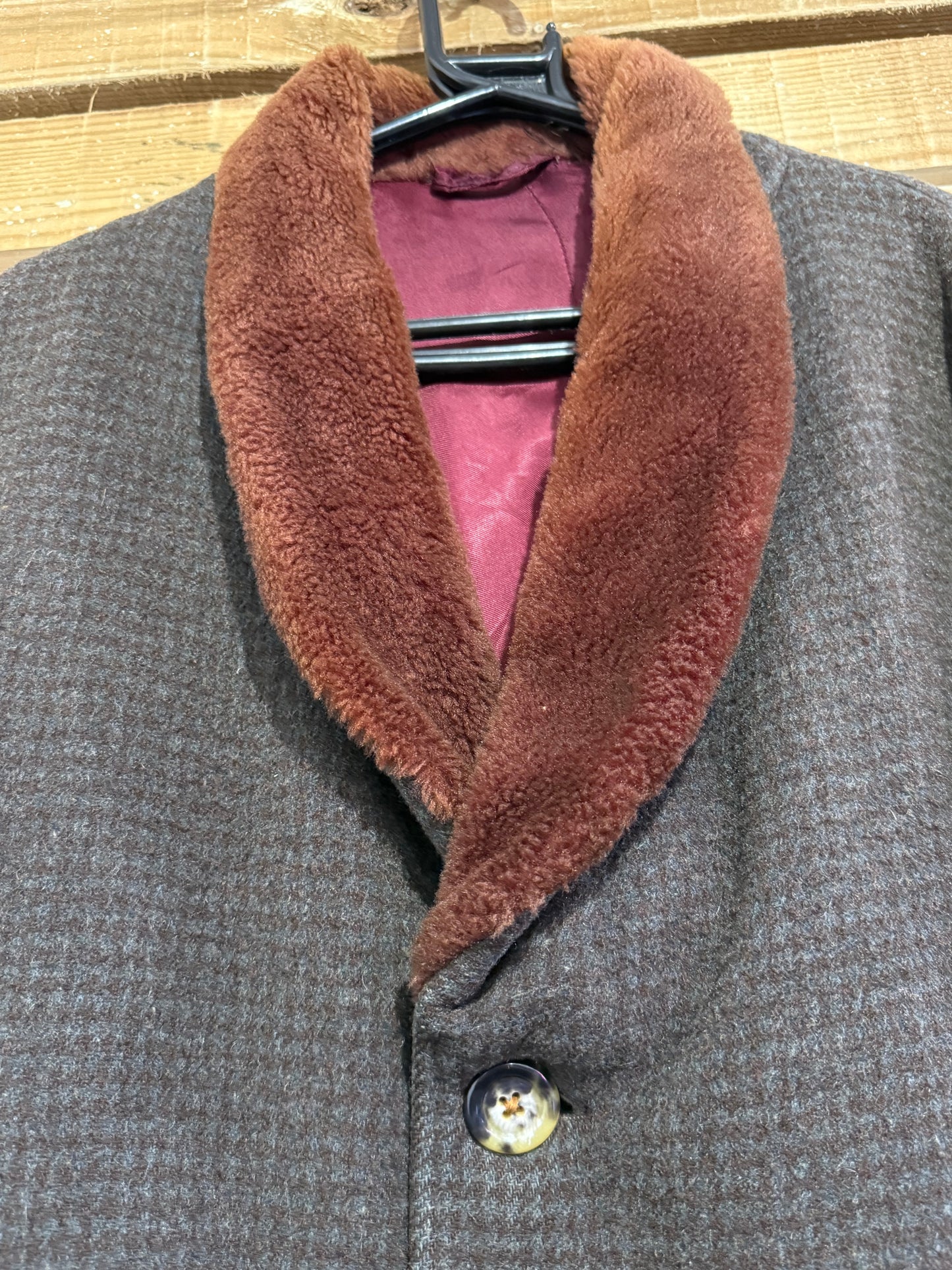 Vintage 70s wool coat with sheepskin collar. Peaky Blinders. Size XL.