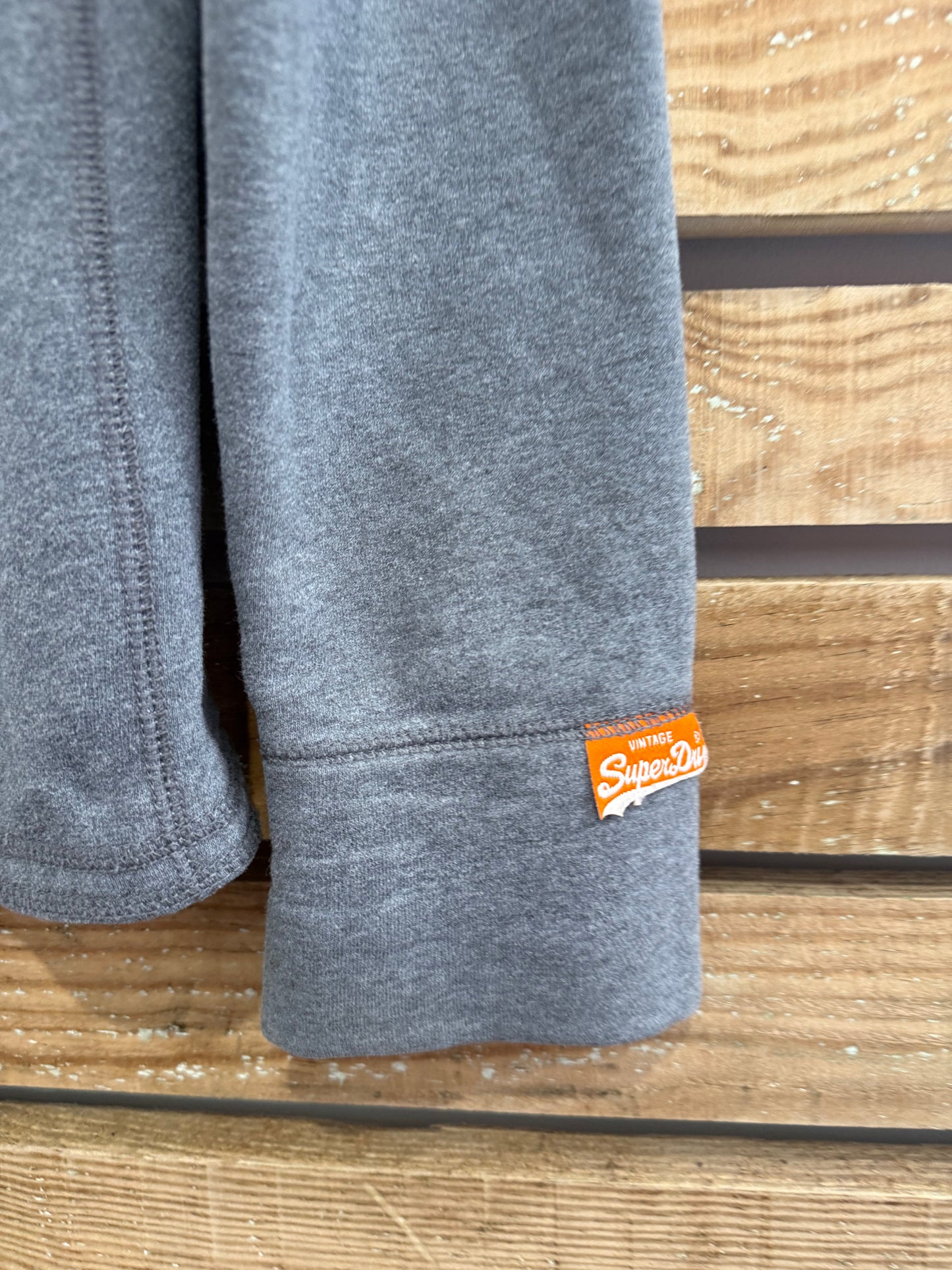 Vintage Y2K Superdry 1/4 button up jumper/ sweater. Grey. Size Large.