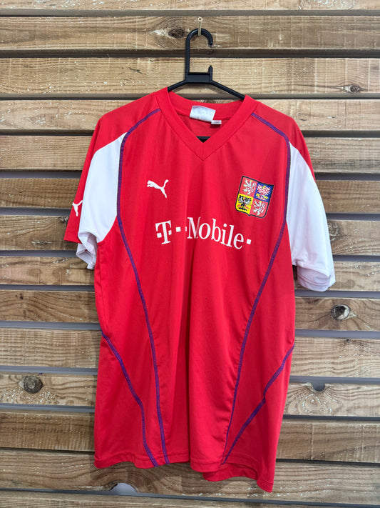 Vintage Y2K Puma Czech Republic Football top/shirt. Size XL. World Cup 2003-2004