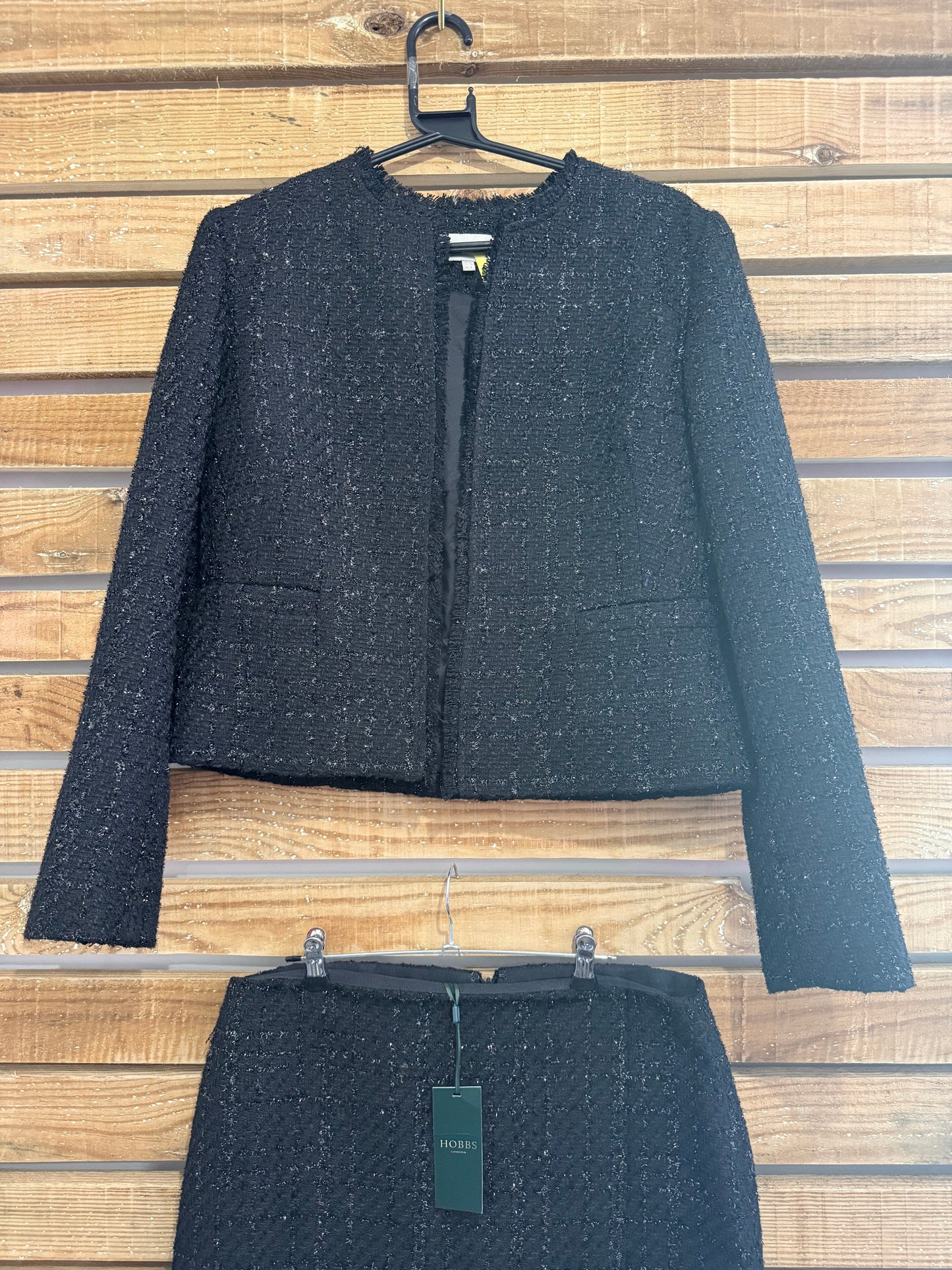 BNWT Hobbs Gabriella Tweed 2 piece suit. Skirt & jacket. Black. Size UK12