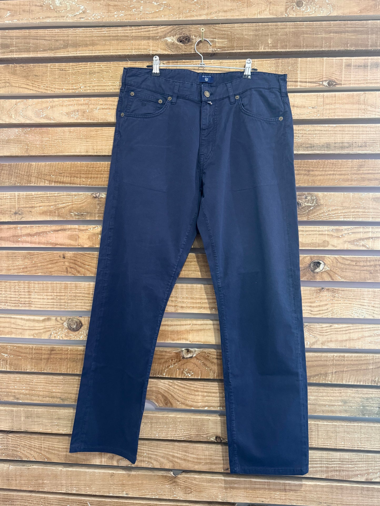 Vintage Y2K Gant chino style cotton jeans/trousers. 34 waist, 30” leg.