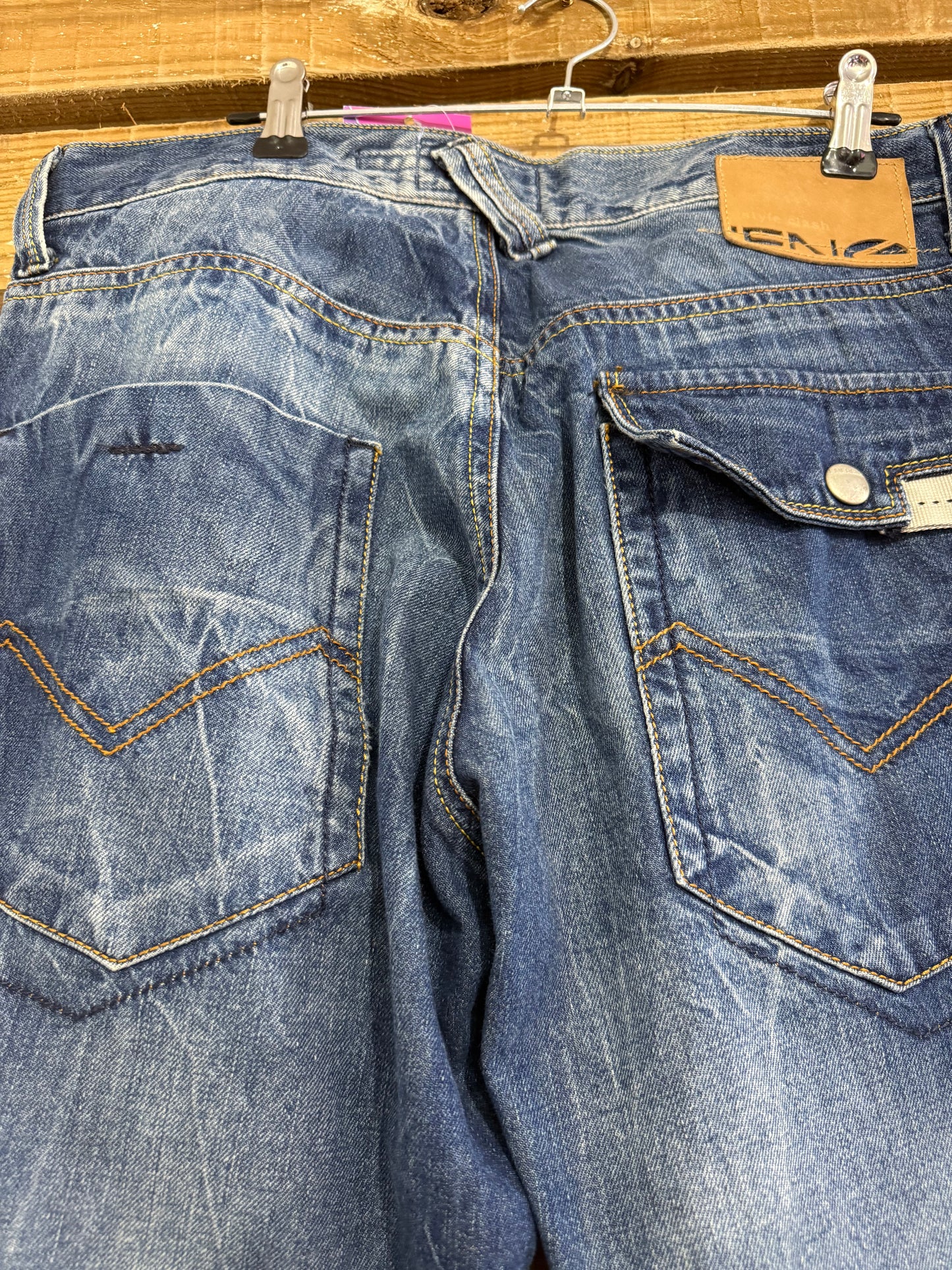 Vintage Y2K Energie stonewash jeans. Waist: 34” Leg: 34”