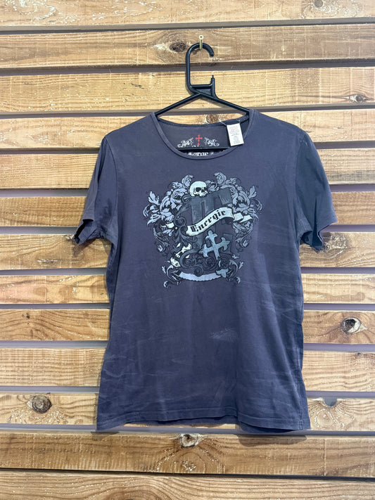 Vintage Y2K Energie skull motif T-shirt. Size XL.