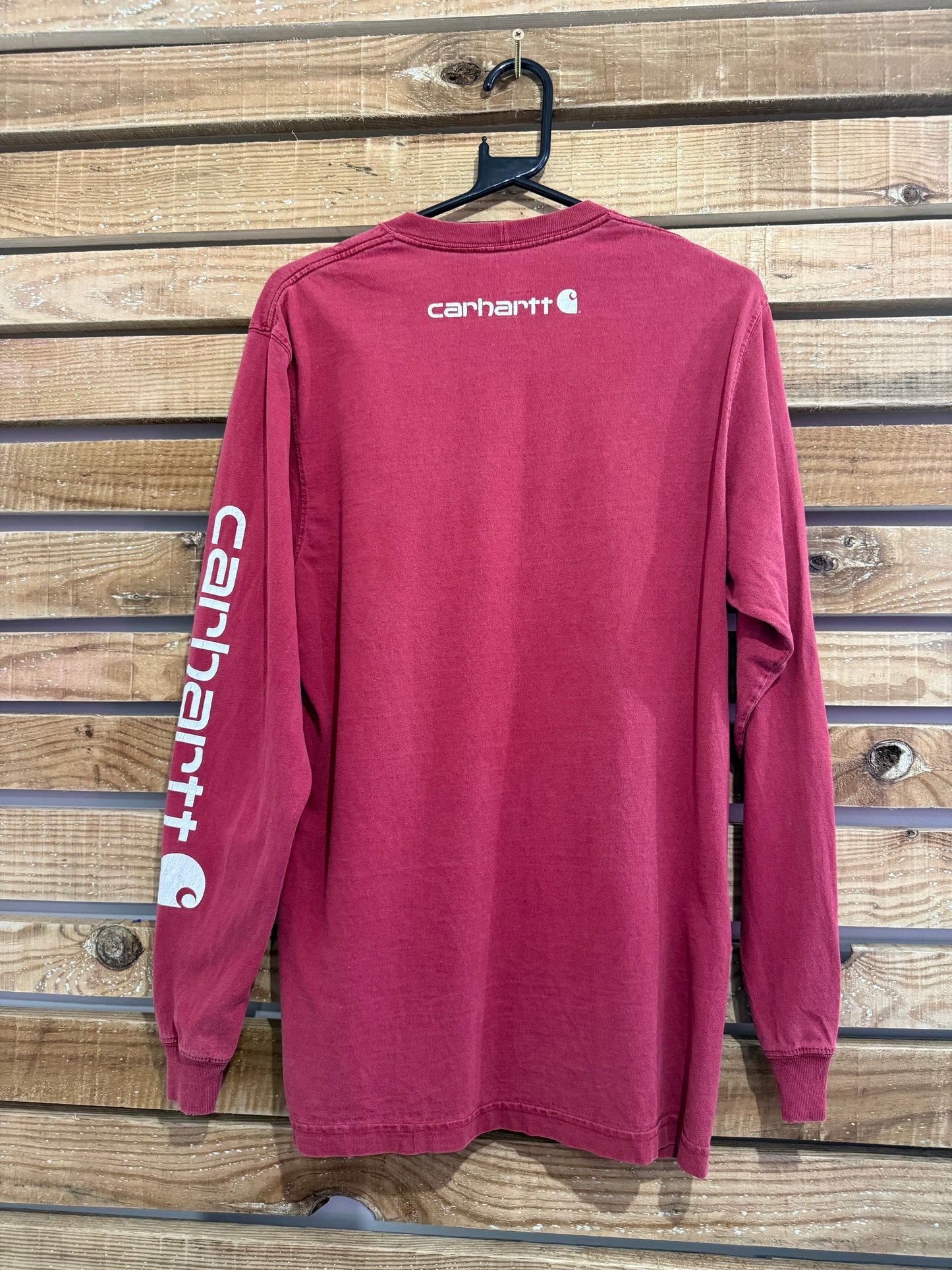 Carhartt long sleeved t-shirt. Spell-out. Burgundy. Workwear/ cowboy/ USA. Size Small.