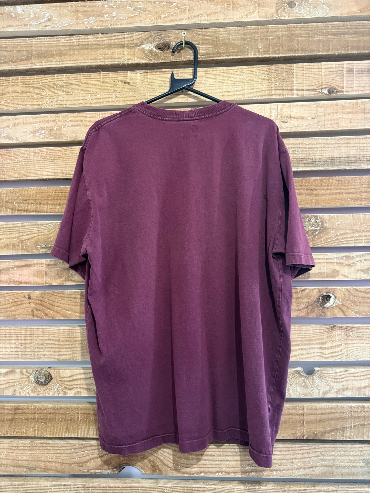 Carhartt logo pocket t-shirt. Burgundy. Workwear/ cowboy/ USA. Size Large.