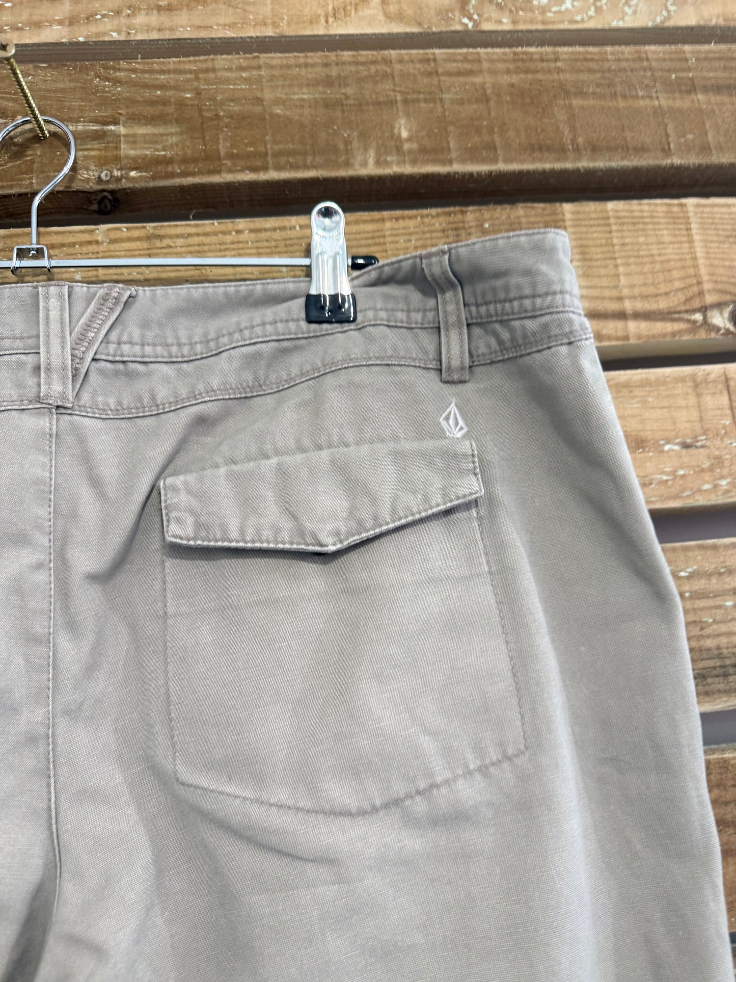 Volcom Corpo Class walking trousers. Hiking. Beige. Large. 35” waist, 31” leg.