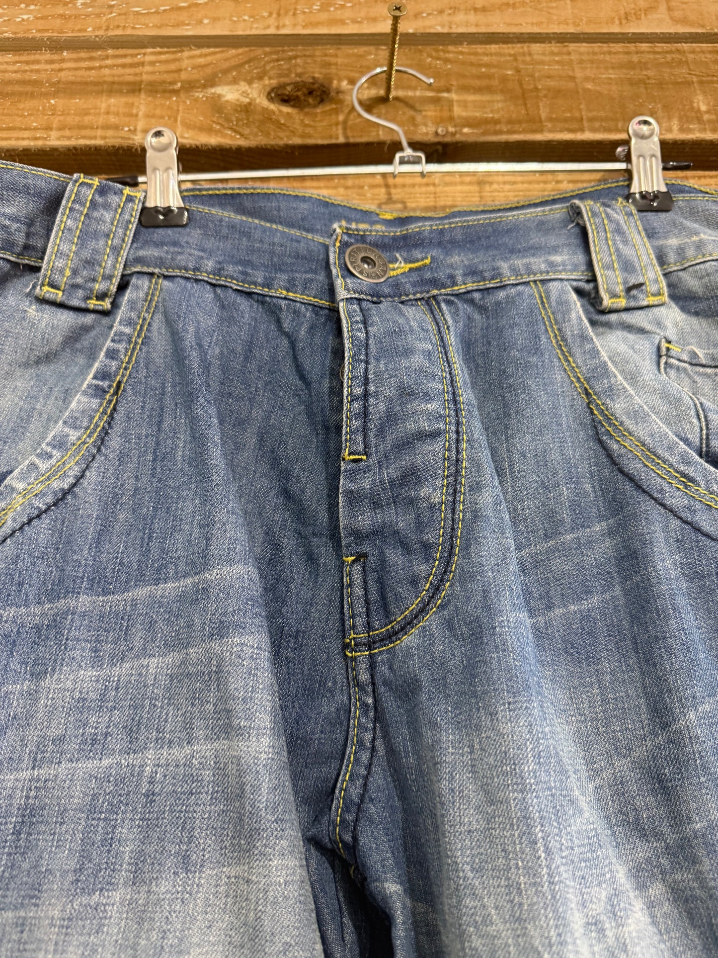 Vintage Y2K denim jorts/ shorts. Grunge/ Skate. 33” waist.