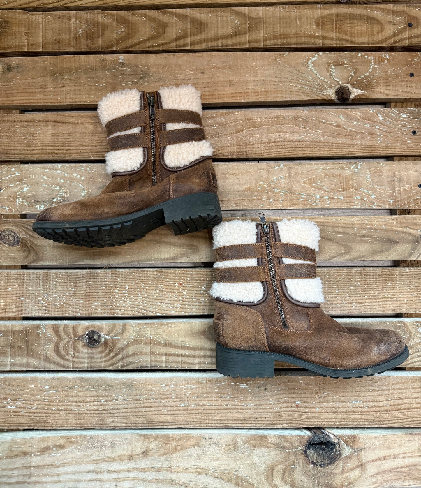 UGG Australia Blayre III chestnut leather biker boots. Sheepskin lined. Size UK5, EU38