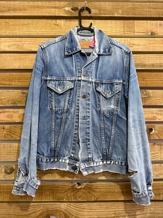 Vintage 90s Levi’s blue denim jacket. Size medium. Distressed/ grunge. Festival.