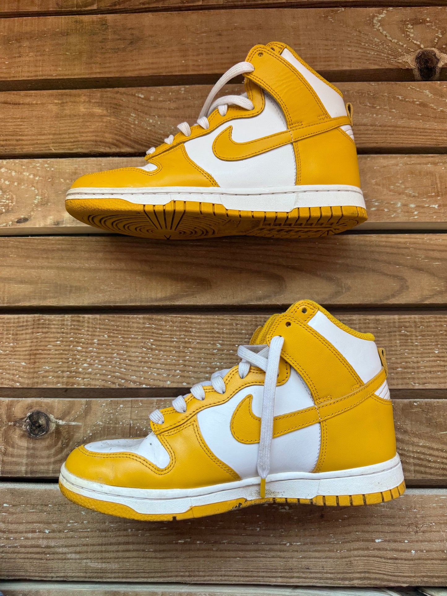 Nike Dunk High top Sulfer Trainers/ sneakers. Size 37.5 (UK4.5) yellow & white.