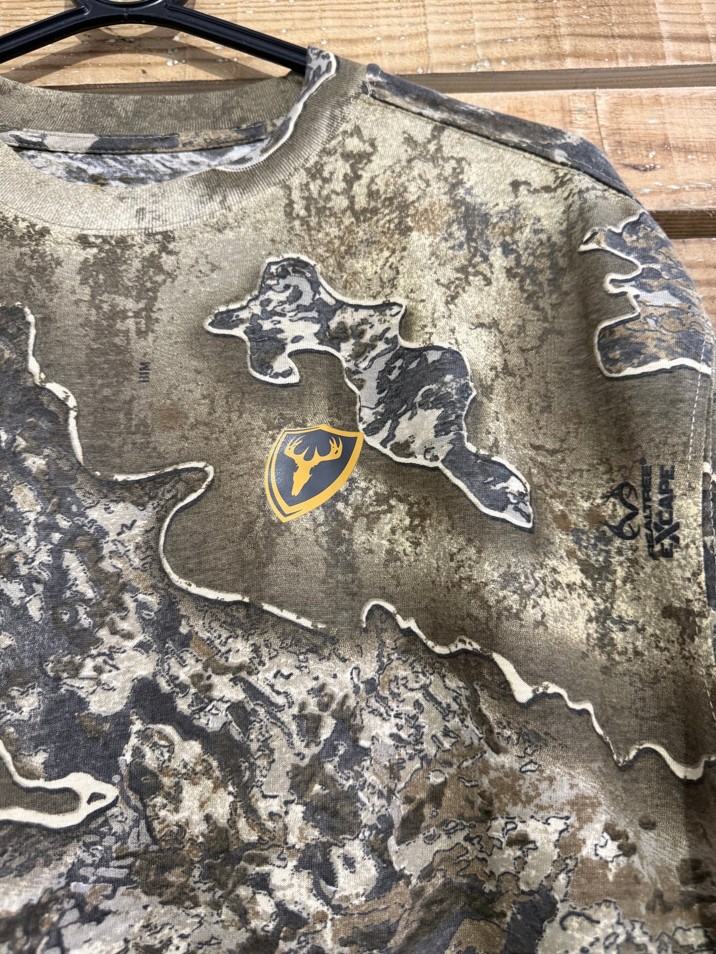 Realtree shield camo/ army logo t-shirt. Deadstock. Hunting/ fishing/ festival. Size Large.