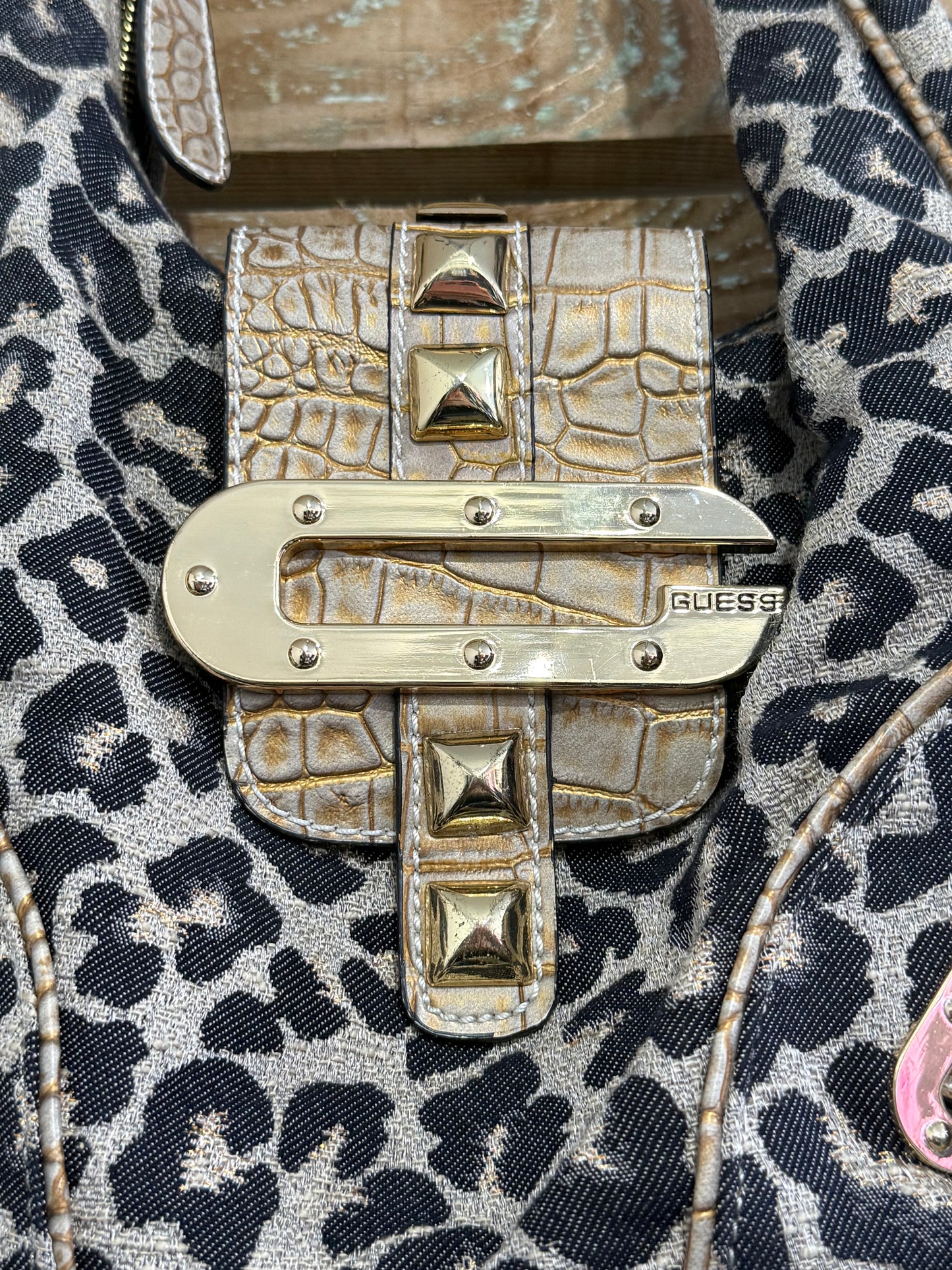 Vintage Y2K Guess leopard print textured brown bag. Studded.