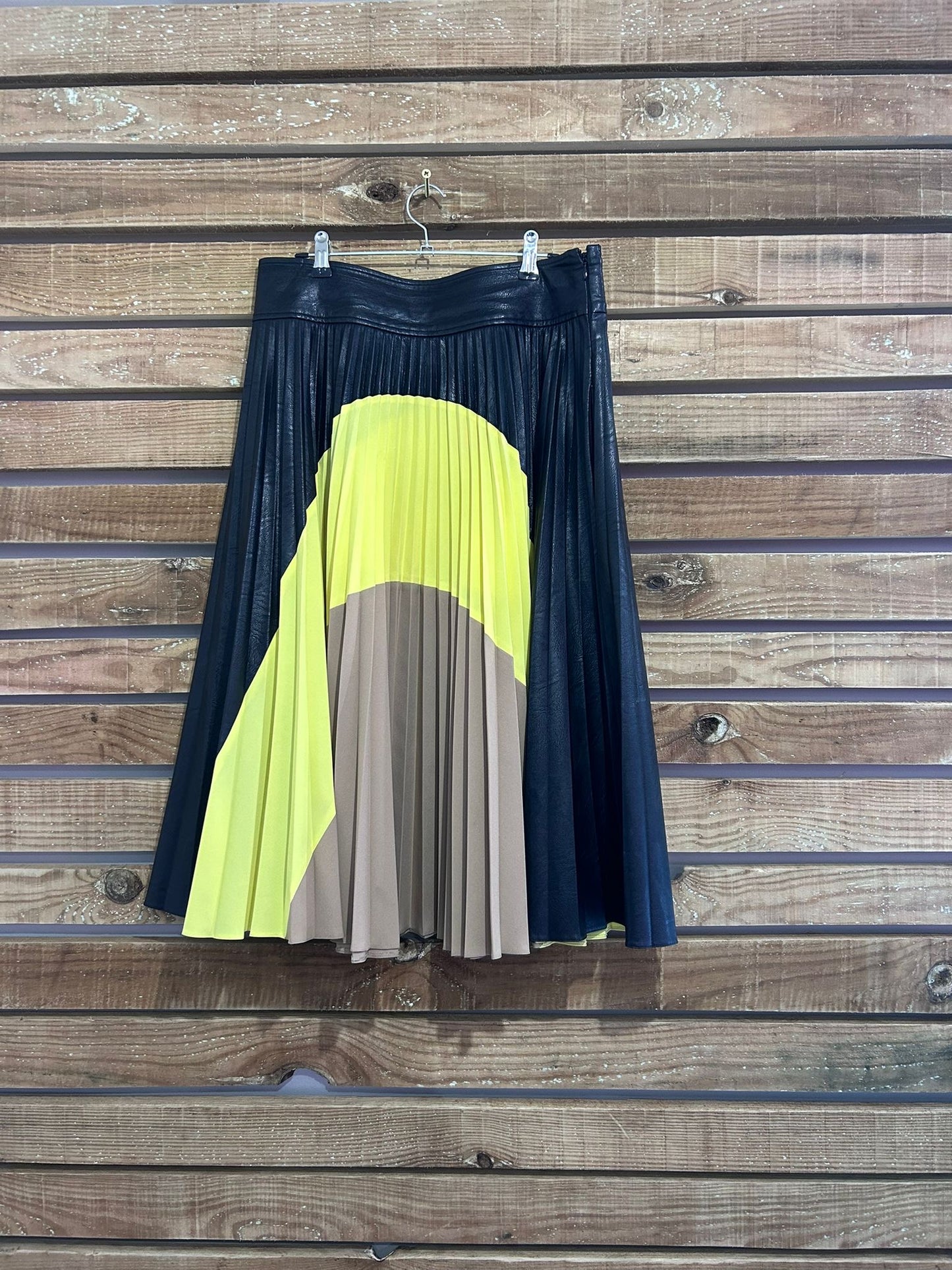 Stella McCartney Skin free skin pleated print skirt. Faux leather. Waist 31” UK10