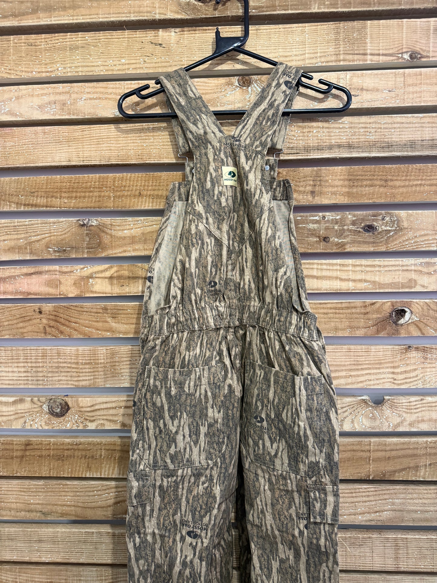 Mossy Oak Realtree Camo Bib overalls/ dungarees. Fishing/ hunting/ festival. Small. Deadstock