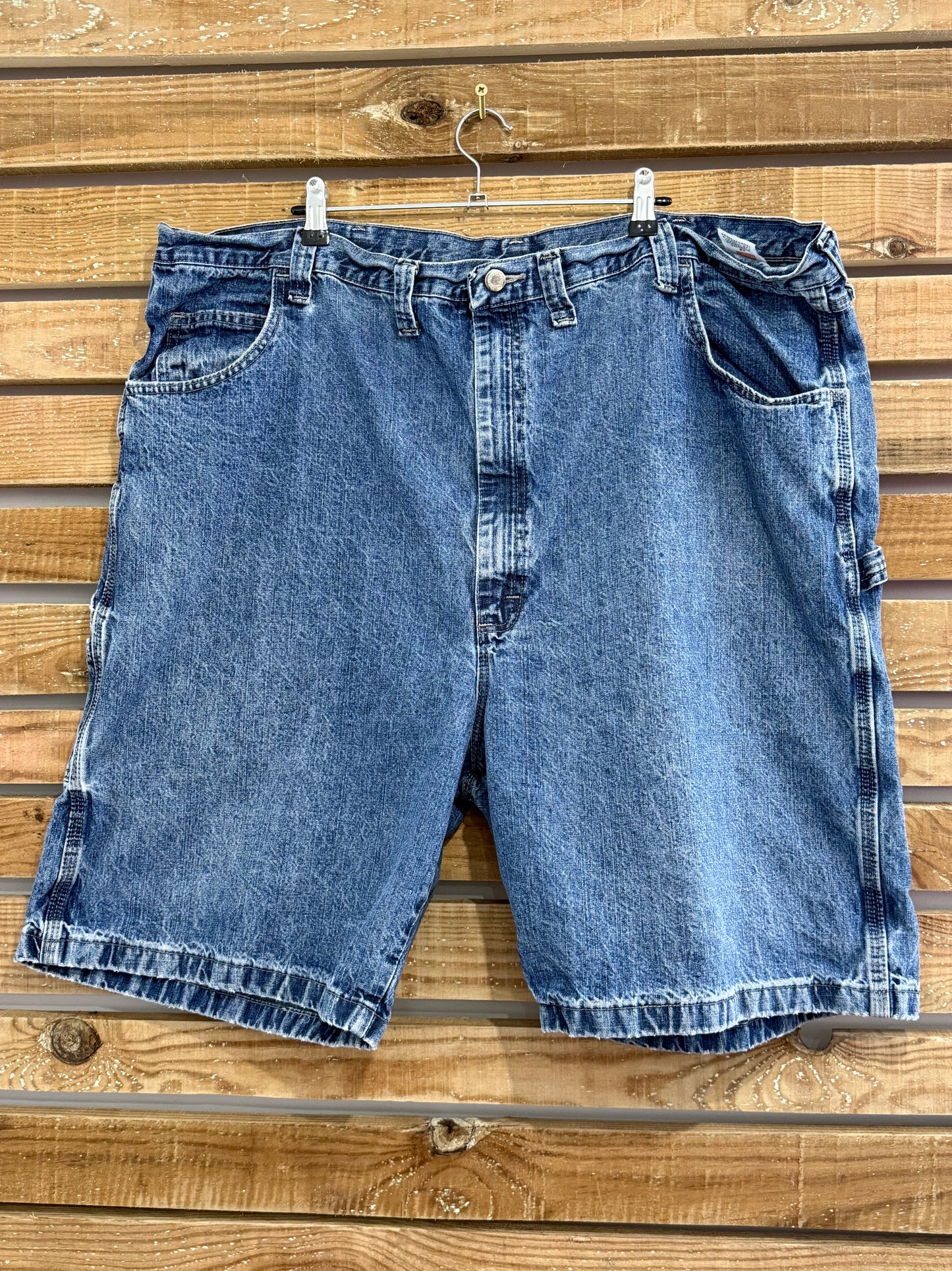 Vintage 90s Wrangler carpenter blue denim shorts. Baggy/ skater. Waist 48”