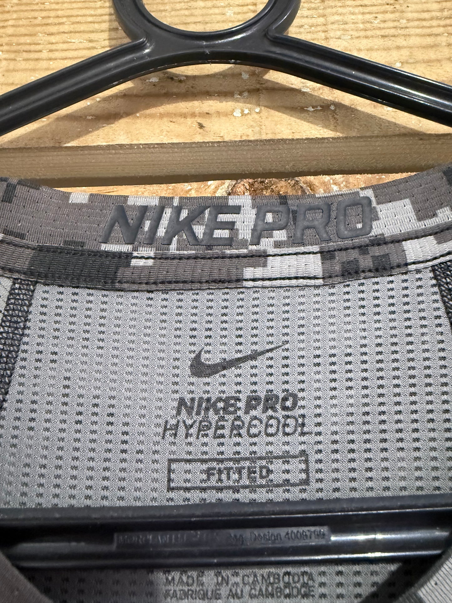 Nike Pro Hypercool Bitmap Camo T-shirt. Gym. Black. Size Large.